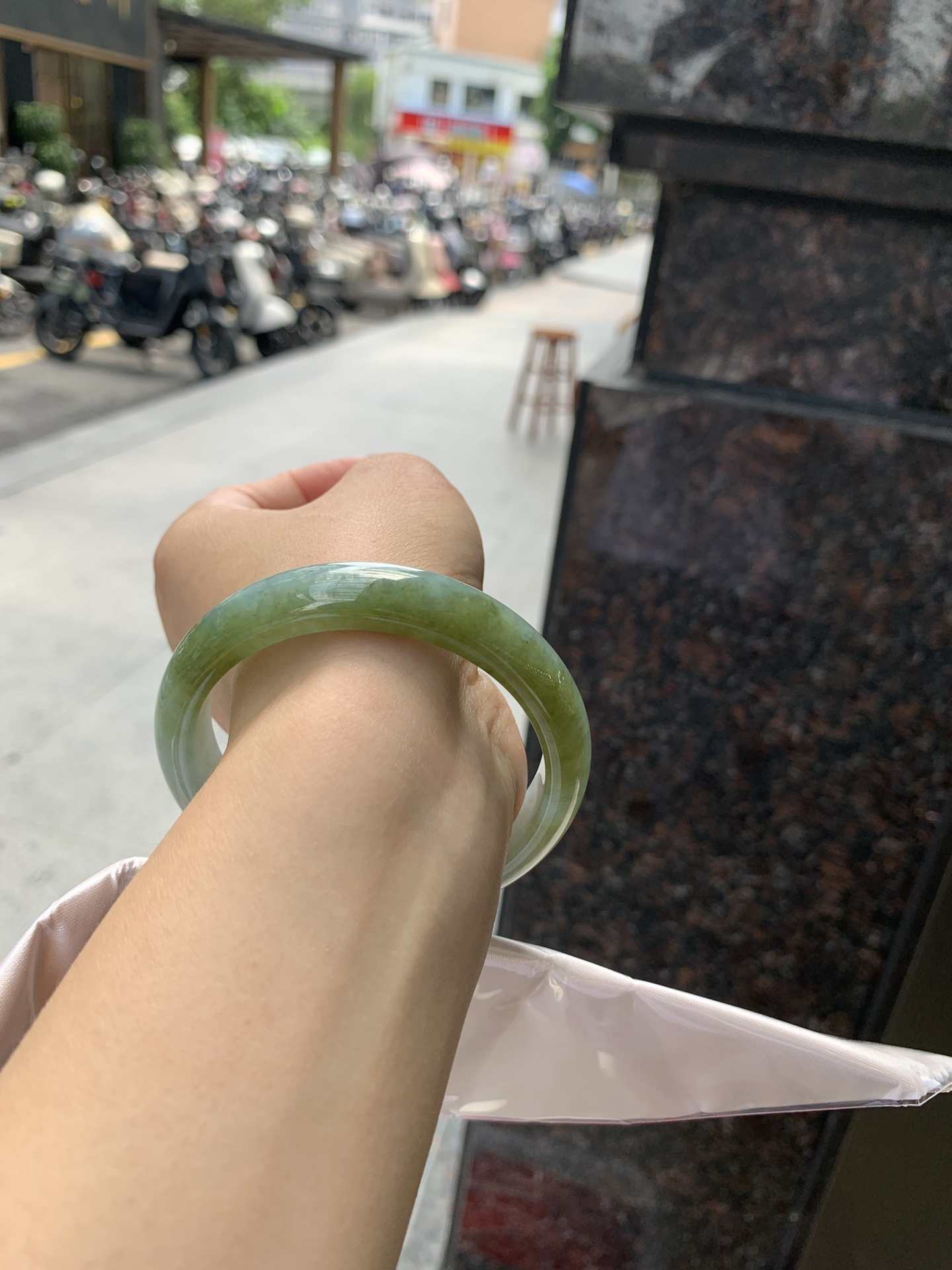 橄榄绿正圈 57.2-12.4-7.9 0817-553-81 无裂