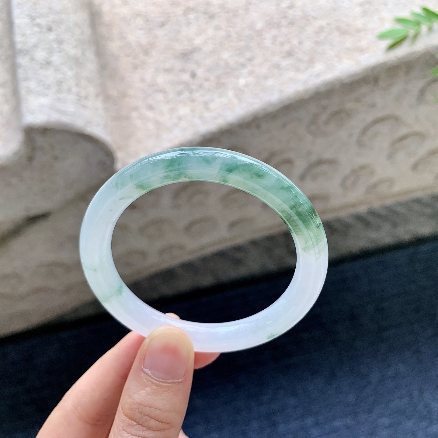 圆条50 51，圈口50.6/8/7.9，编码AD081806，糯冰飘花，水润，种老，细腻，打灯有棉线