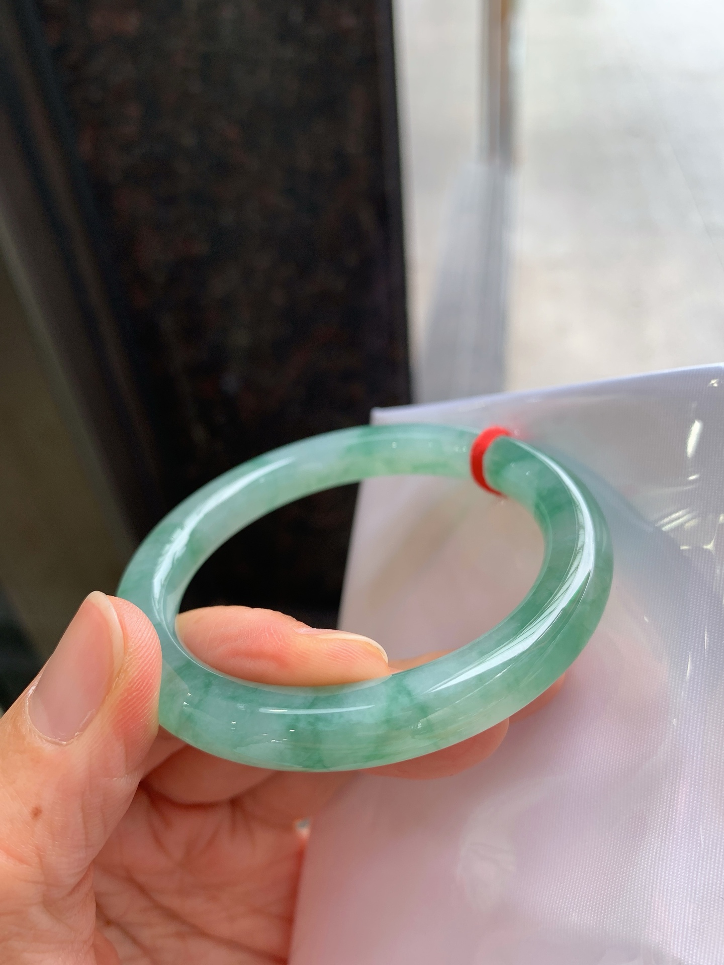 圆条冰飘绿 微细纹 尺寸：52.6/9 冰润