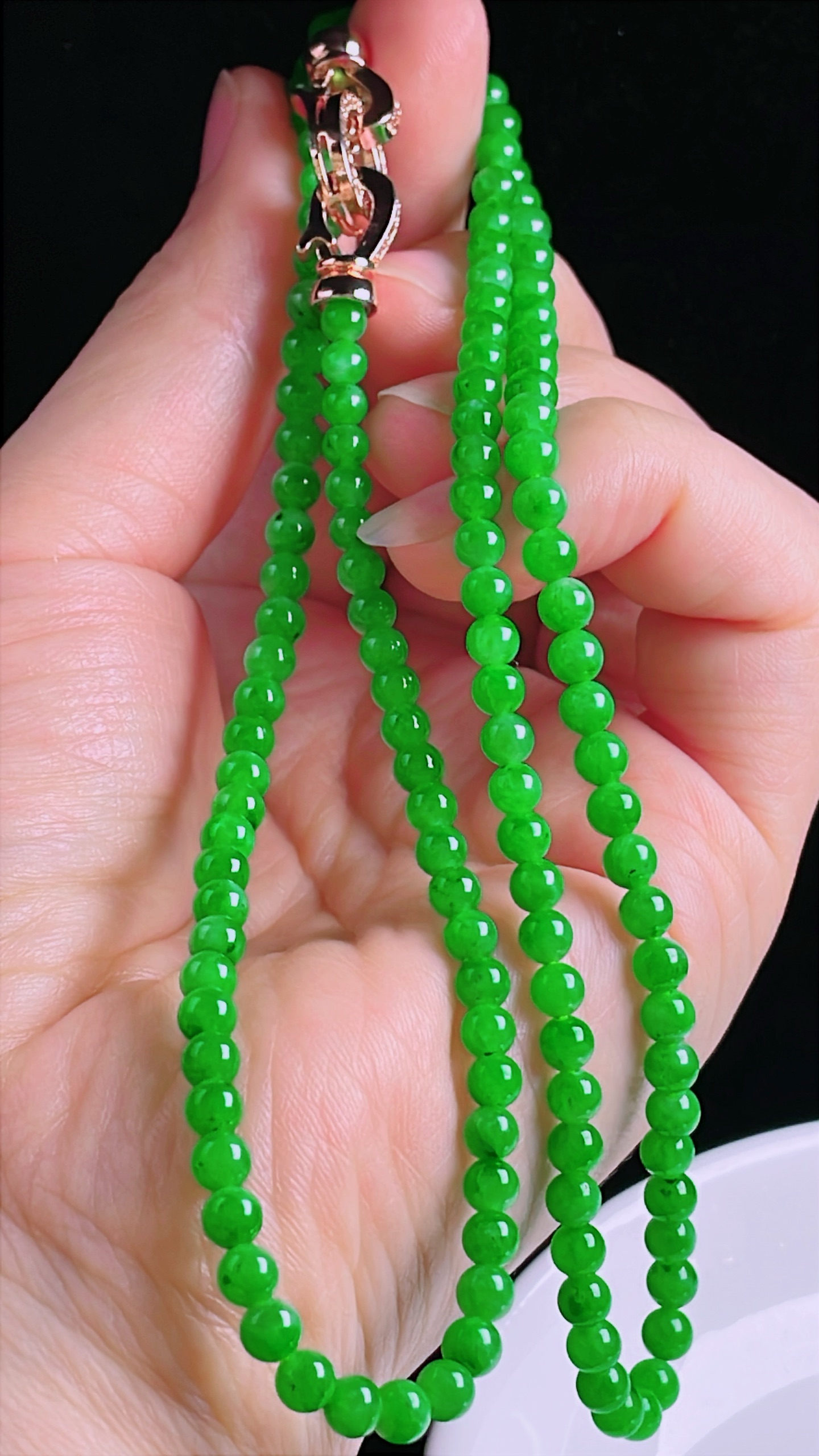️辣绿珠链珠串，老种起光，细底通透，尺寸：4.3mm0817