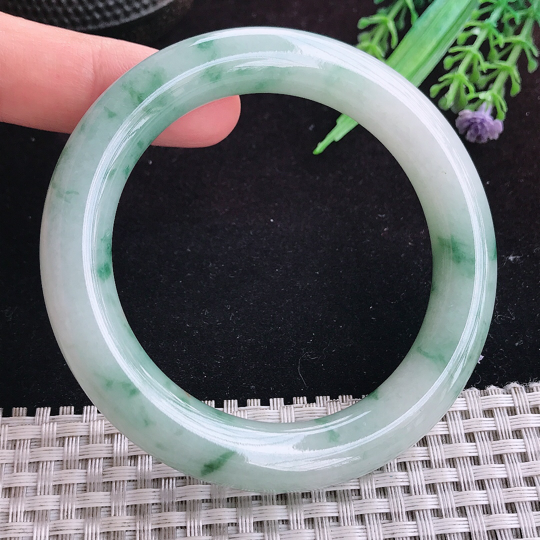 实拍A货翡翠55.8/10.8老坑冰润起胶飘花圆条手镯天然玉镯平安镯女款