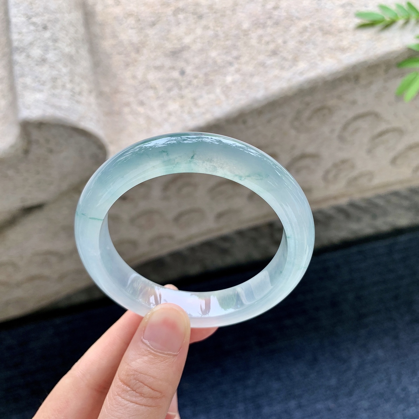 正圈53 54，圈口53.8/11.6/8.3，编码HT081804，冰飘花，水润，种老，细腻，打灯有絮线