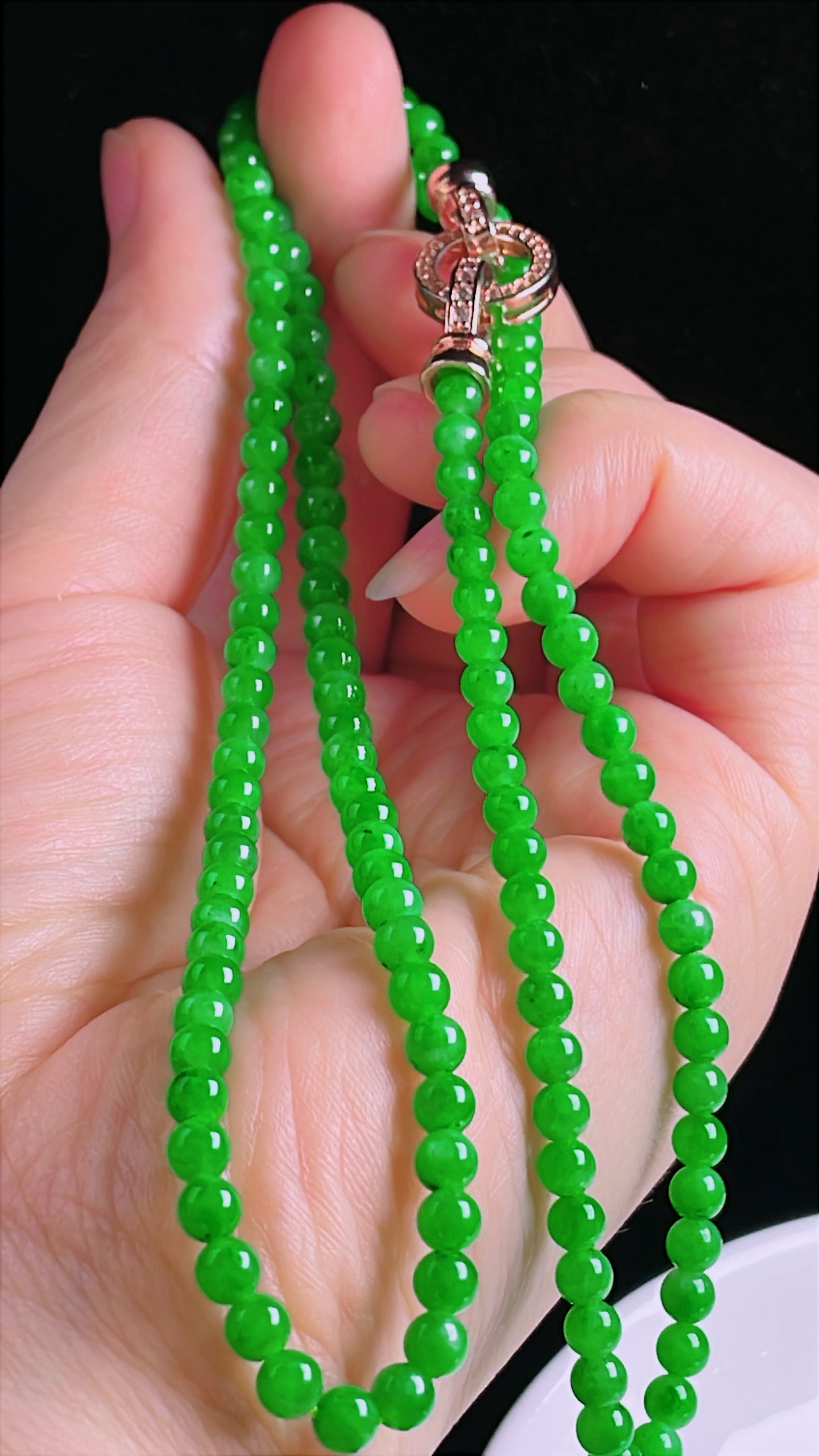 ️辣绿珠链珠串，老种起光，细底通透，尺寸：4.3mm0817