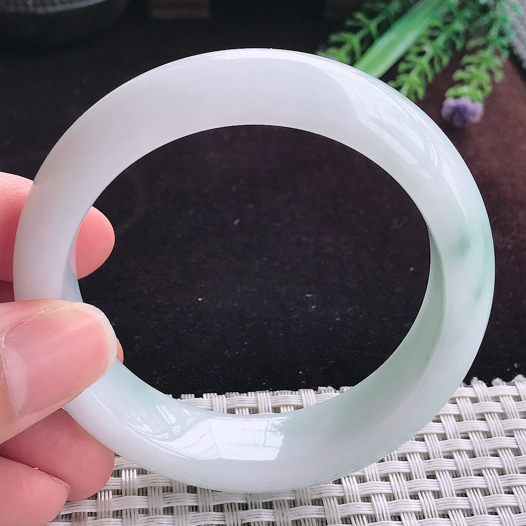 实拍A货翡翠56/15.8/9轮胎镯老坑秀气飘花手镯天然玉镯平安镯女款