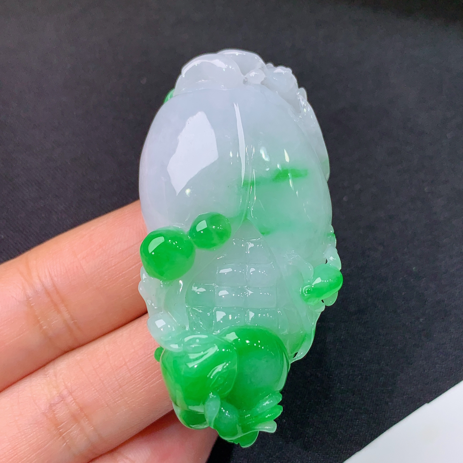 飘绿玉米，冰润色阳，玉质细腻，种水足，Zha 尺寸55*27*12