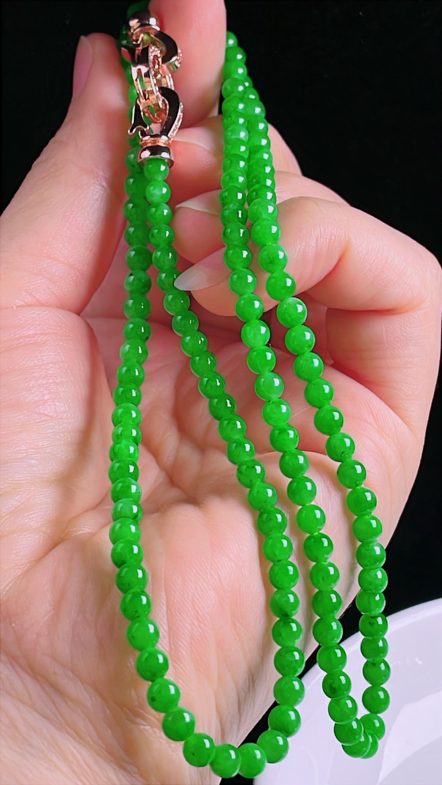 ️辣绿珠链珠串，老种起光，细底通透，尺寸：4.3mm0817