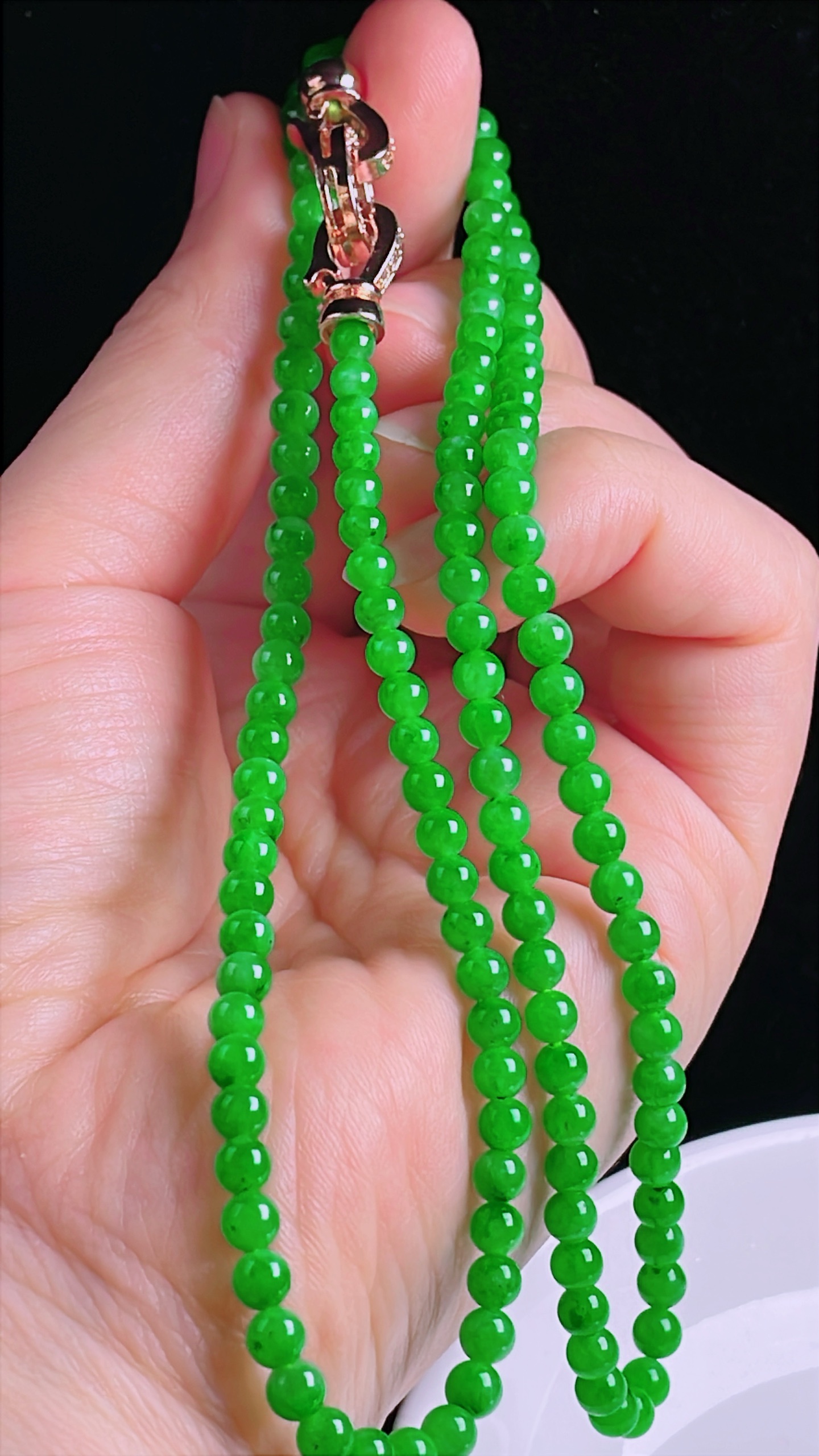 ️辣绿珠链珠串，老种起光，细底通透，尺寸：4.3mm0817