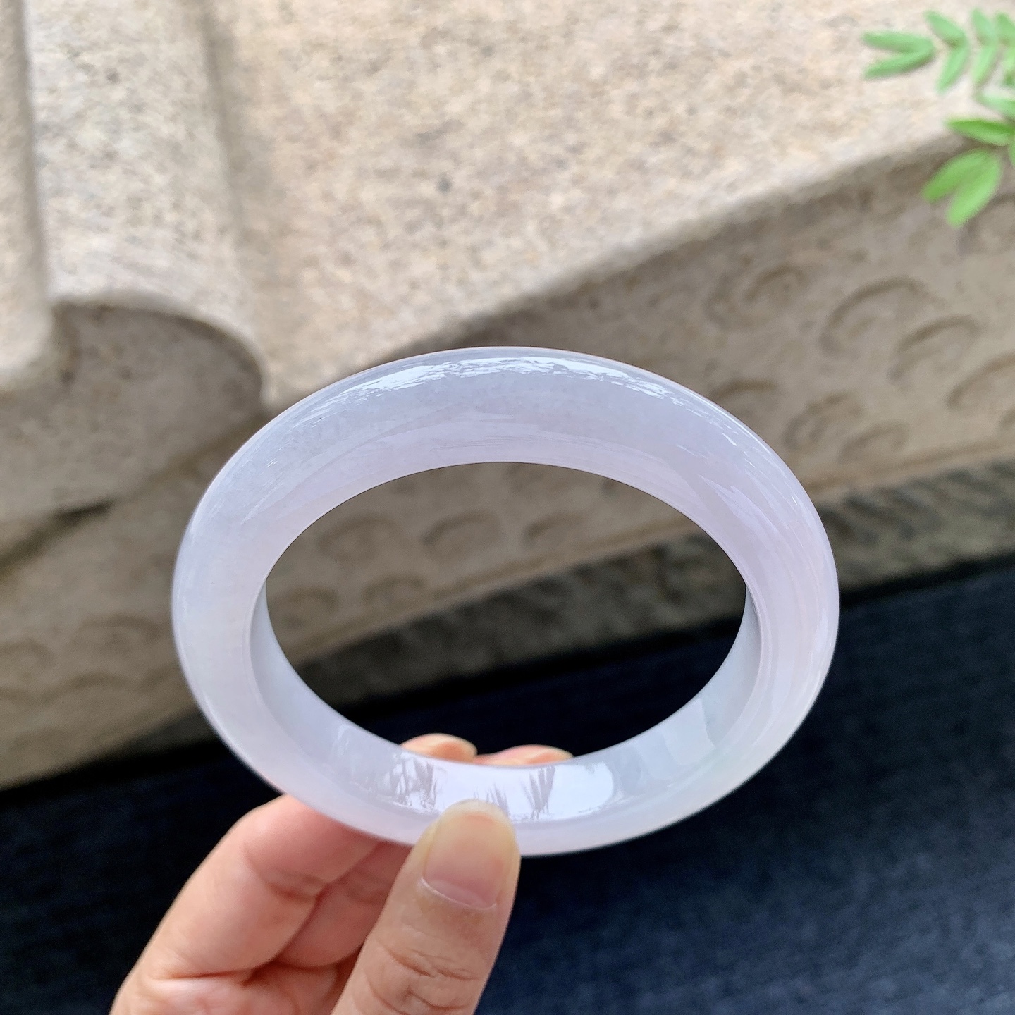 正圈61 62，圈口62.8/12.2/10.7，编码BA081724，糯冰粉紫，水润，种老，细腻，打灯有棉线