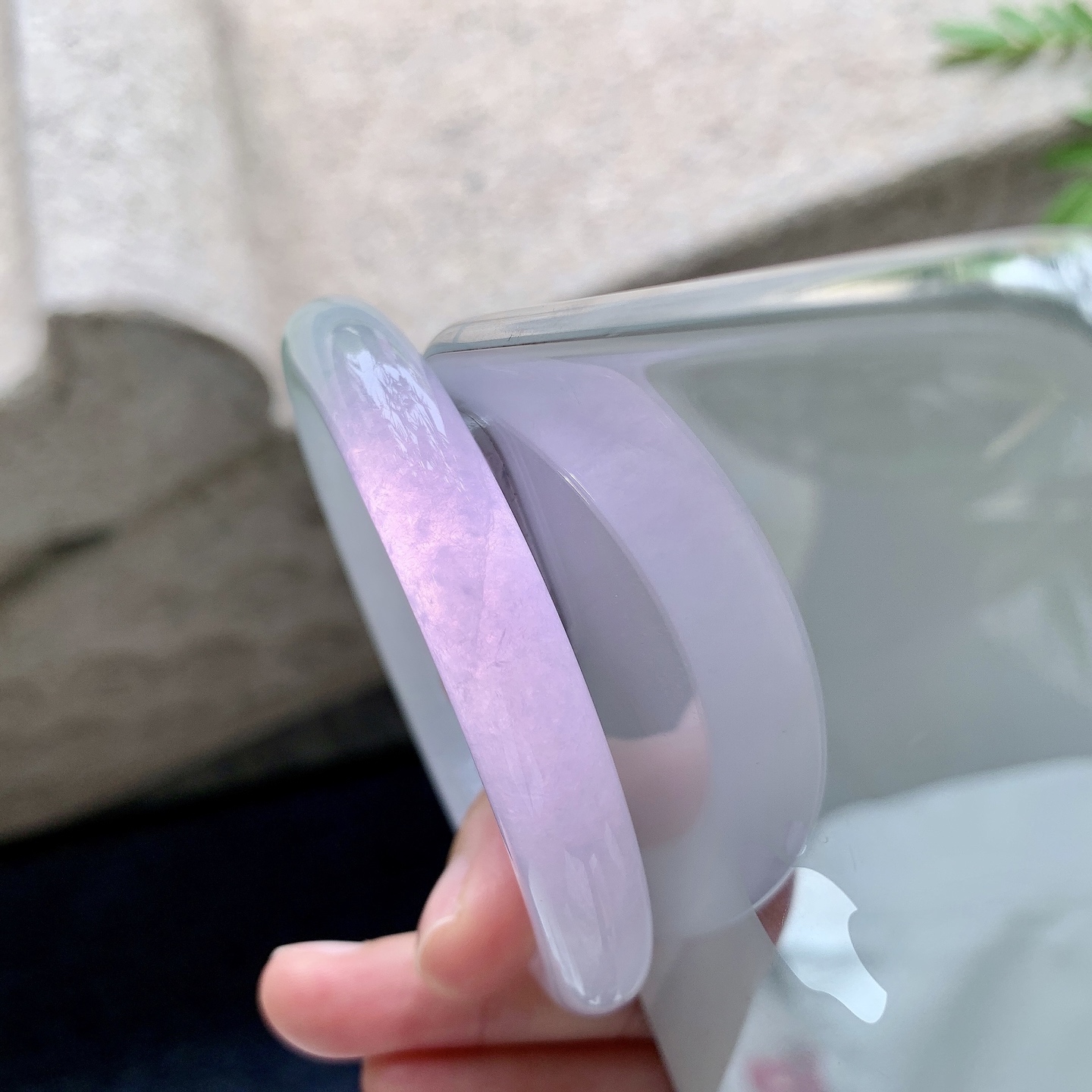 圆条54 55，圈口54.8/9.7/9.3，编码G9081842，糯冰椿彩，水润，种老，细腻，打灯有纹线