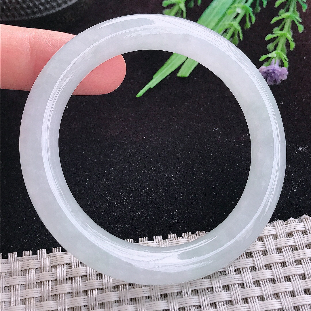 实拍A货翡翠54/9.9/9.6老坑冰透起胶白月光圆条手镯天然玉镯平安镯女款