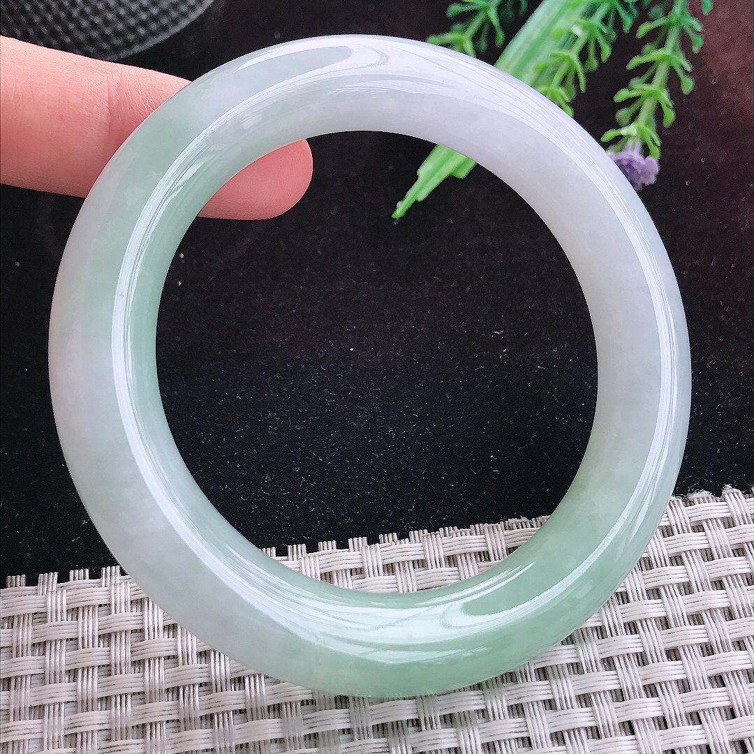 实拍A货翡翠57.5/11.9老坑温润晴底圆条手镯天然玉镯平安镯女款