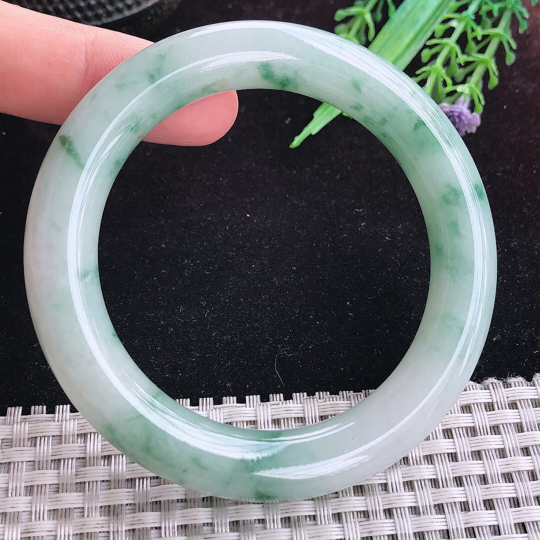 实拍A货翡翠55.8/10.8老坑冰润起胶飘花圆条手镯天然玉镯平安镯女款