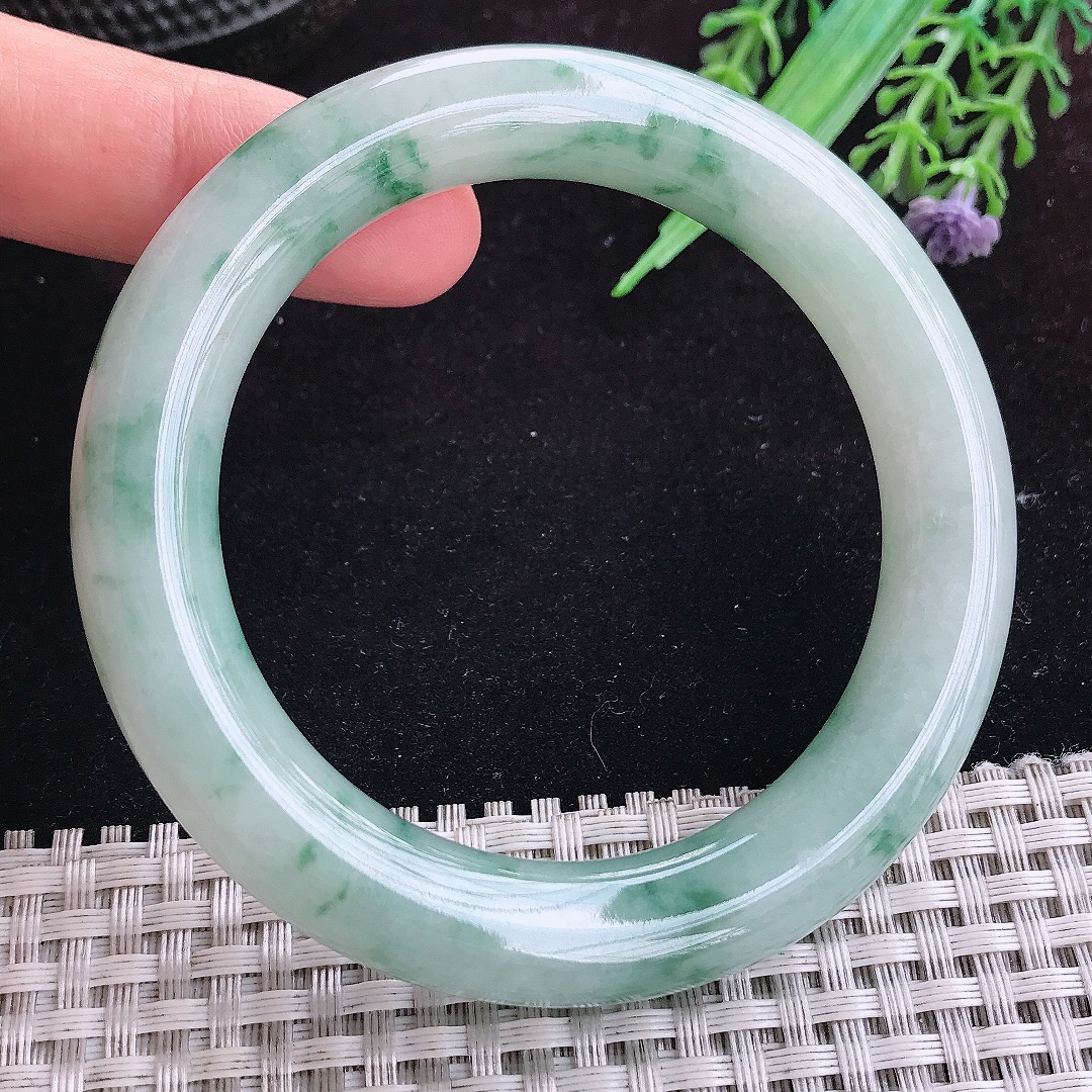 实拍A货翡翠55.8/10.8老坑冰润起胶飘花圆条手镯天然玉镯平安镯女款