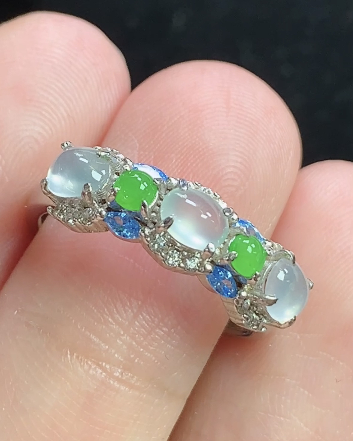 秒杀，银镶冰双彩蛋面戒指，裸石尺寸4.8-3.8-1.2mm