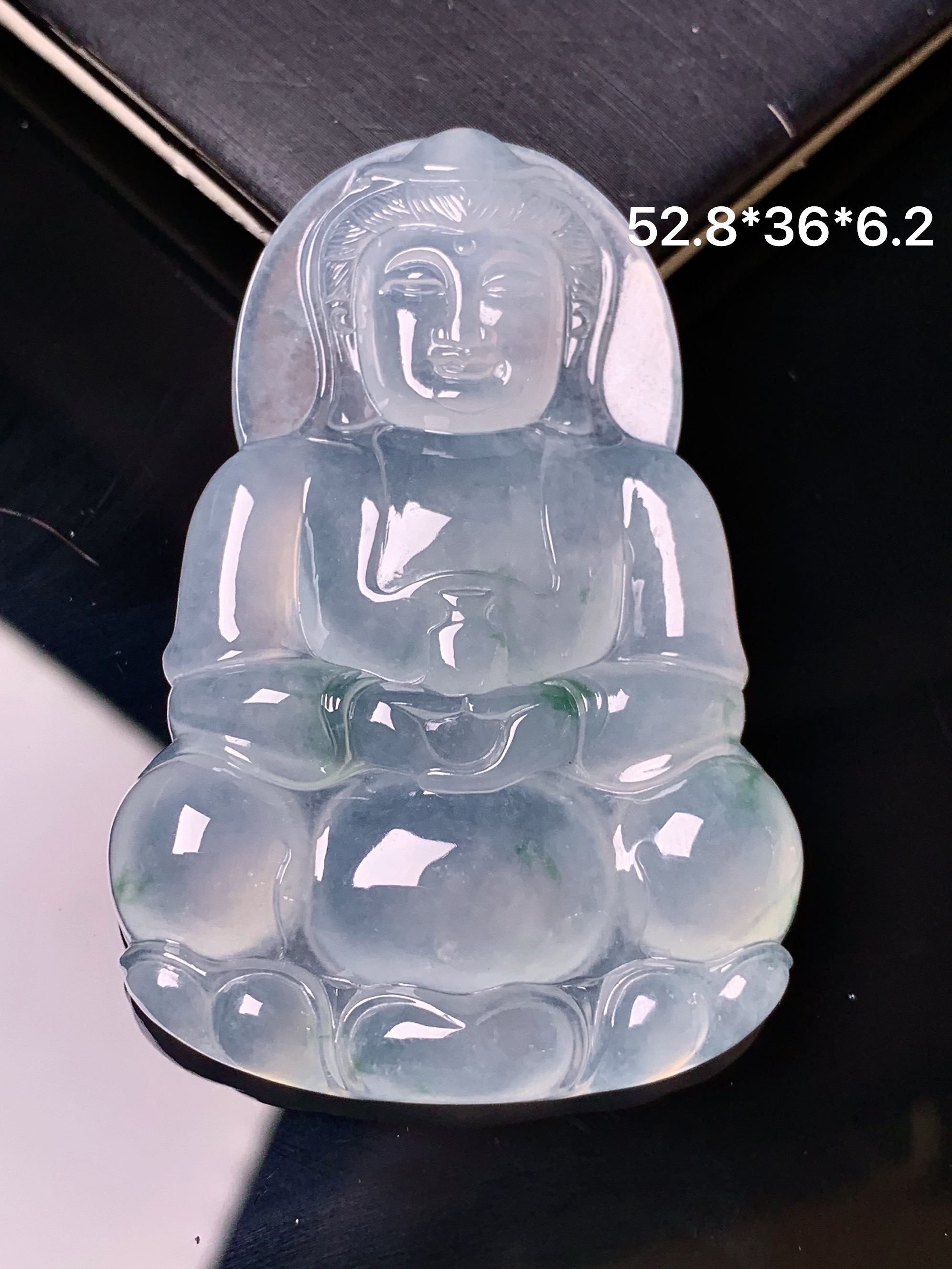 冰种观音菩萨吊坠 玉质细腻 色泽艳丽清新 水润亮眼 整体尺寸52.8*36*6.2 i2