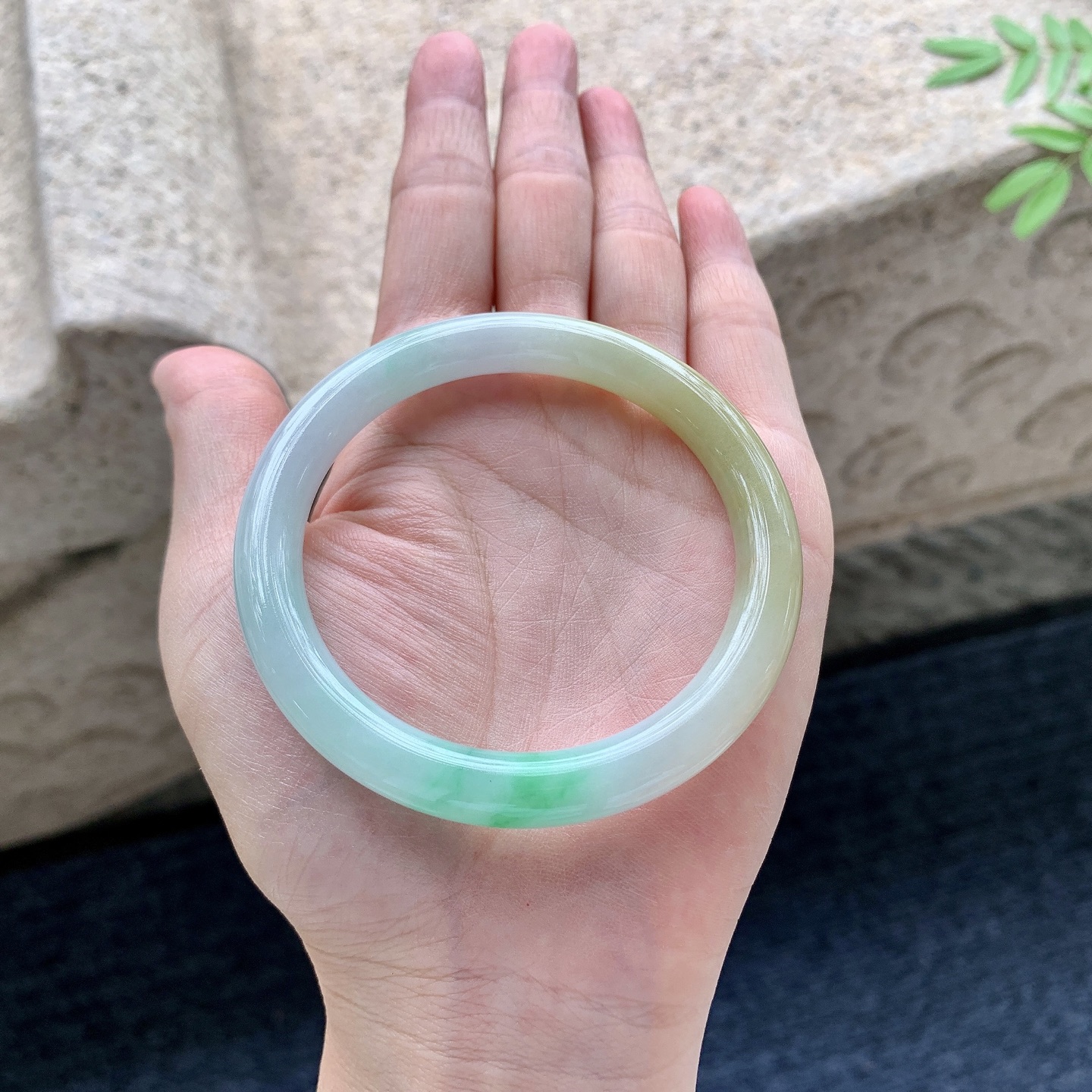 圆条53 54，细糯黄加绿，水润，种老，细腻，打灯有棉线