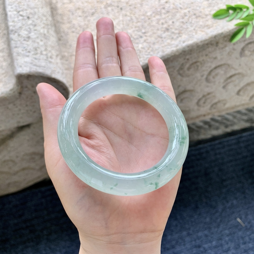 圆条54 55，圈口55/11.7/11.2，编码A1081622，冰晴底飘花，清透，水润，种老，细腻，打灯有絮线
