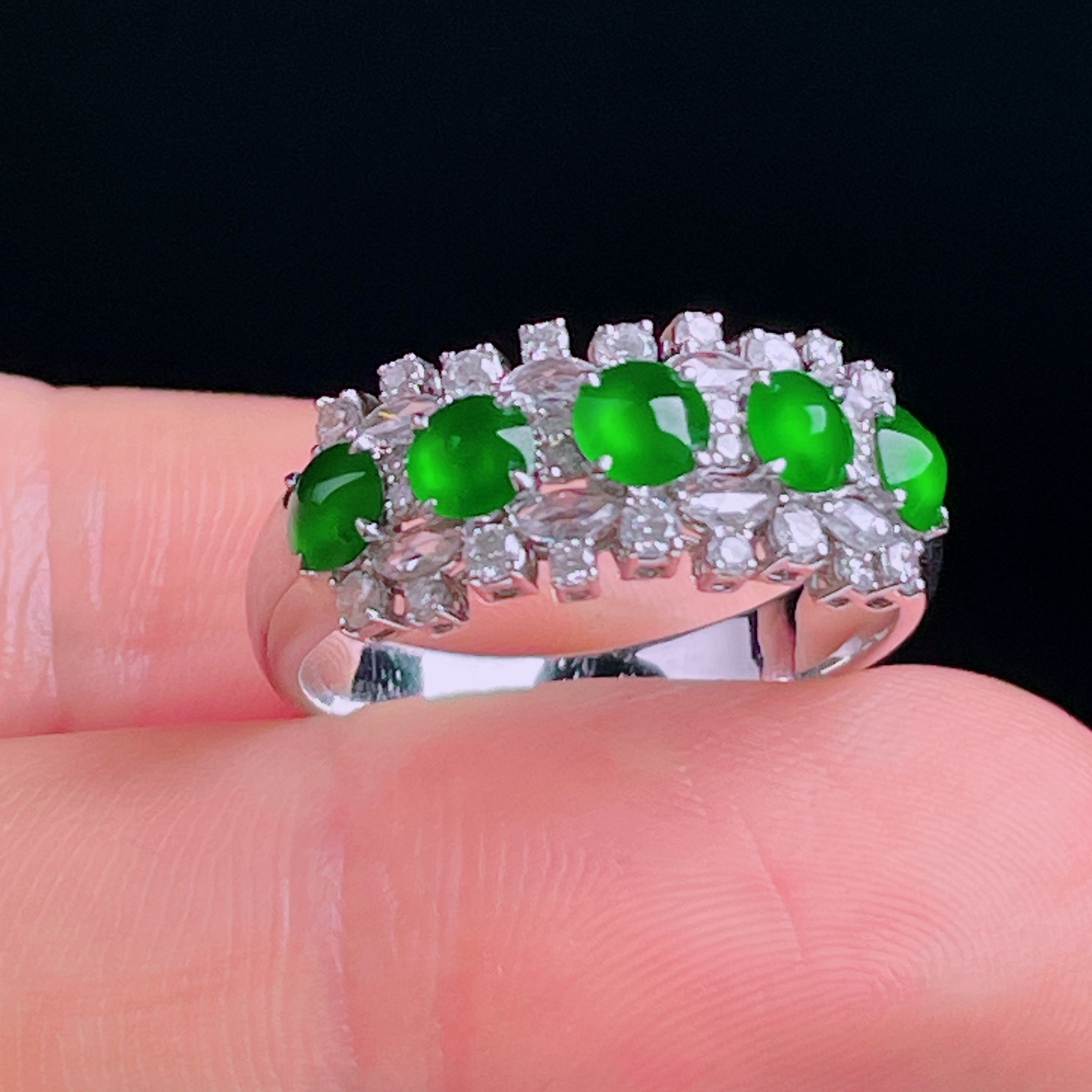 ️冰绿戒指，18k金镶嵌，老种起光，细底通透，尺寸：裸石3.8/3.8/2mm0817