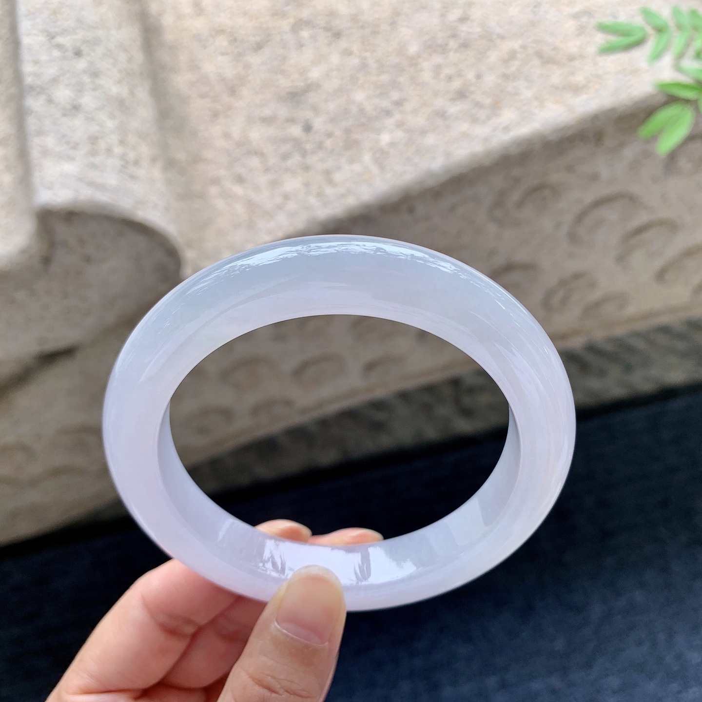 正圈61 62，圈口62.8/12.2/10.7，编码BA081724，糯冰粉紫，水润，种老，细腻，打灯有棉线