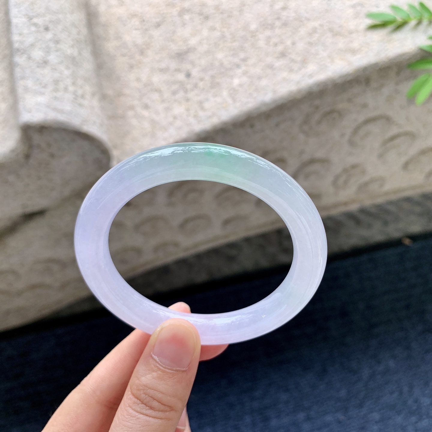 圆条54 55，圈口54.8/9.7/9.3，编码G9081842，糯冰椿彩，水润，种老，细腻，打灯有纹线