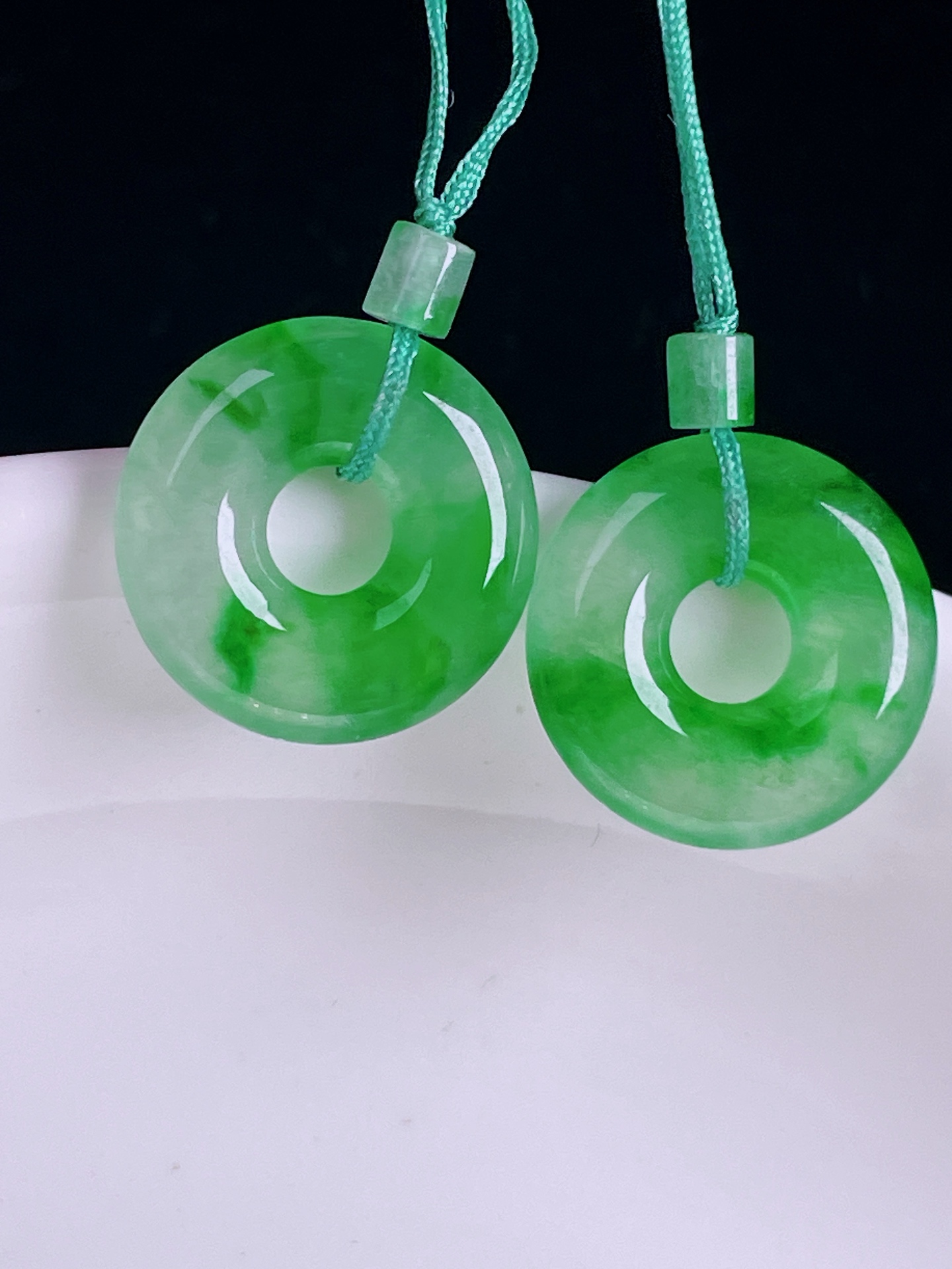 冰绿耳坠，老种起光，细底通透，尺寸：13.5/3mm0817