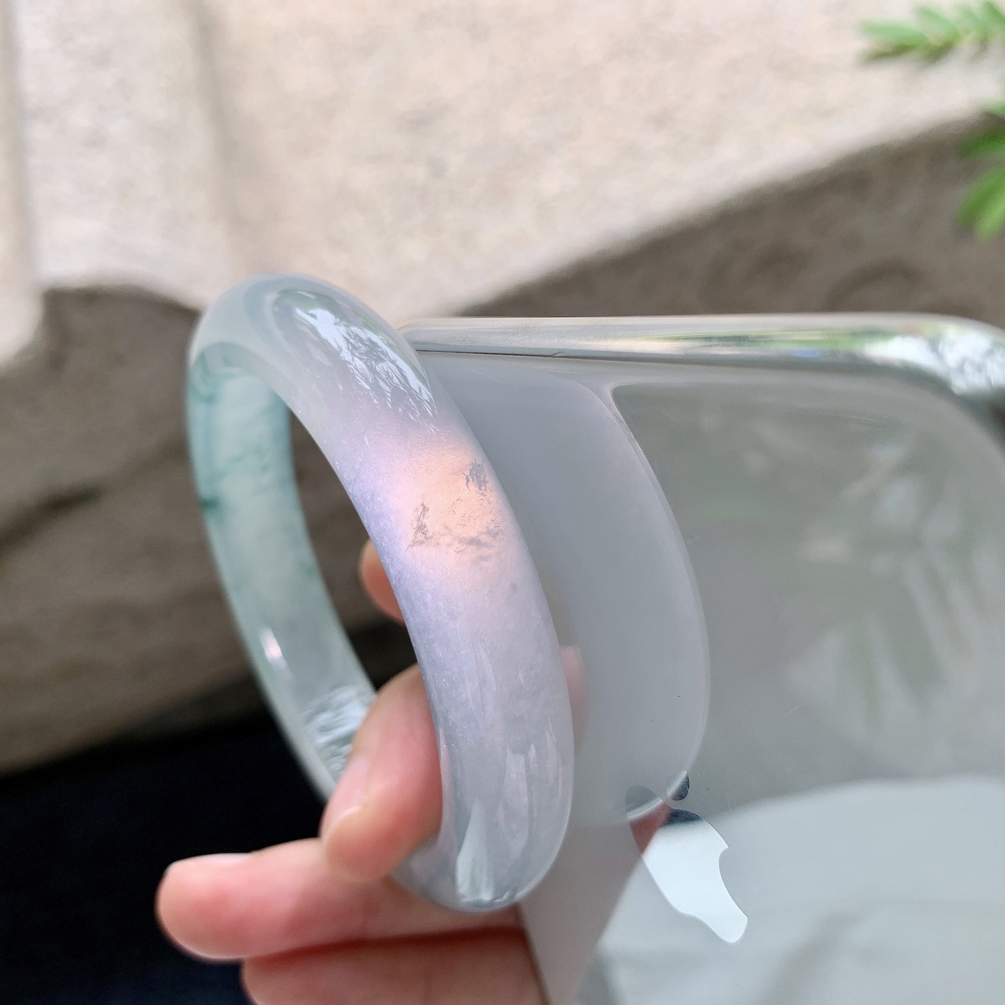 正圈53 54，圈口53.8/11.6/8.3，编码HT081804，冰飘花，水润，种老，细腻，打灯有絮线