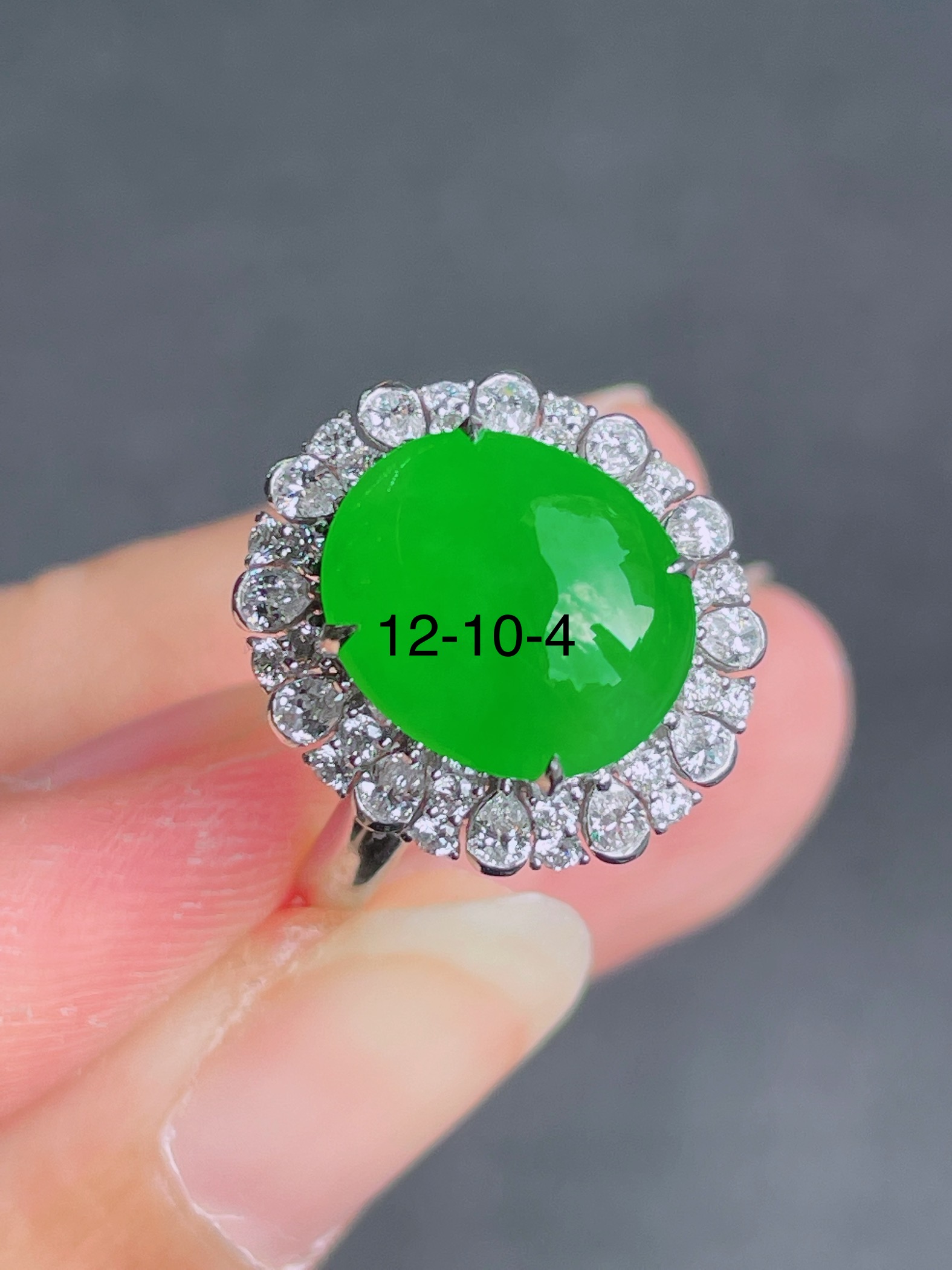 ️高冰绿蛋面戒指 晶莹剔透，新颖时尚，品相，12-10-4