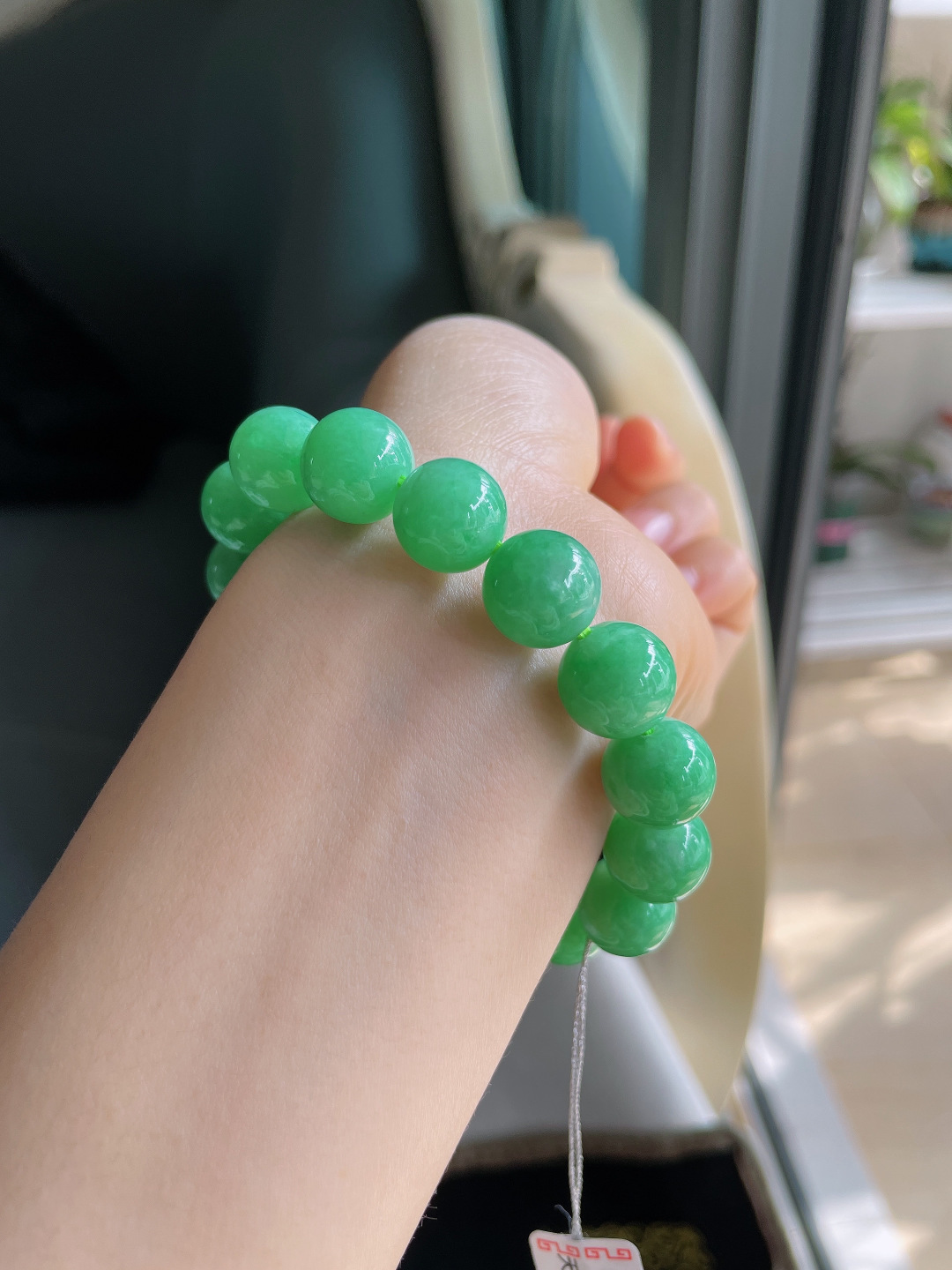 缅甸天然翡翠A货，冰满绿阳绿手串，尺寸：12.3mm。【编3100】