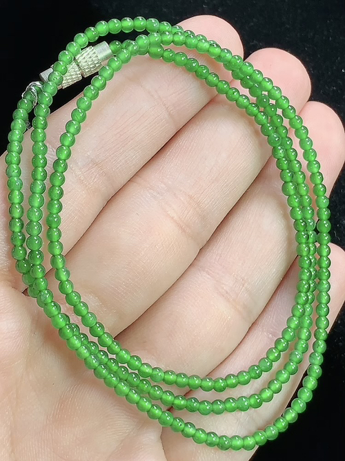 冰绿玉珠项链，尺寸2.3mm，D18xtg