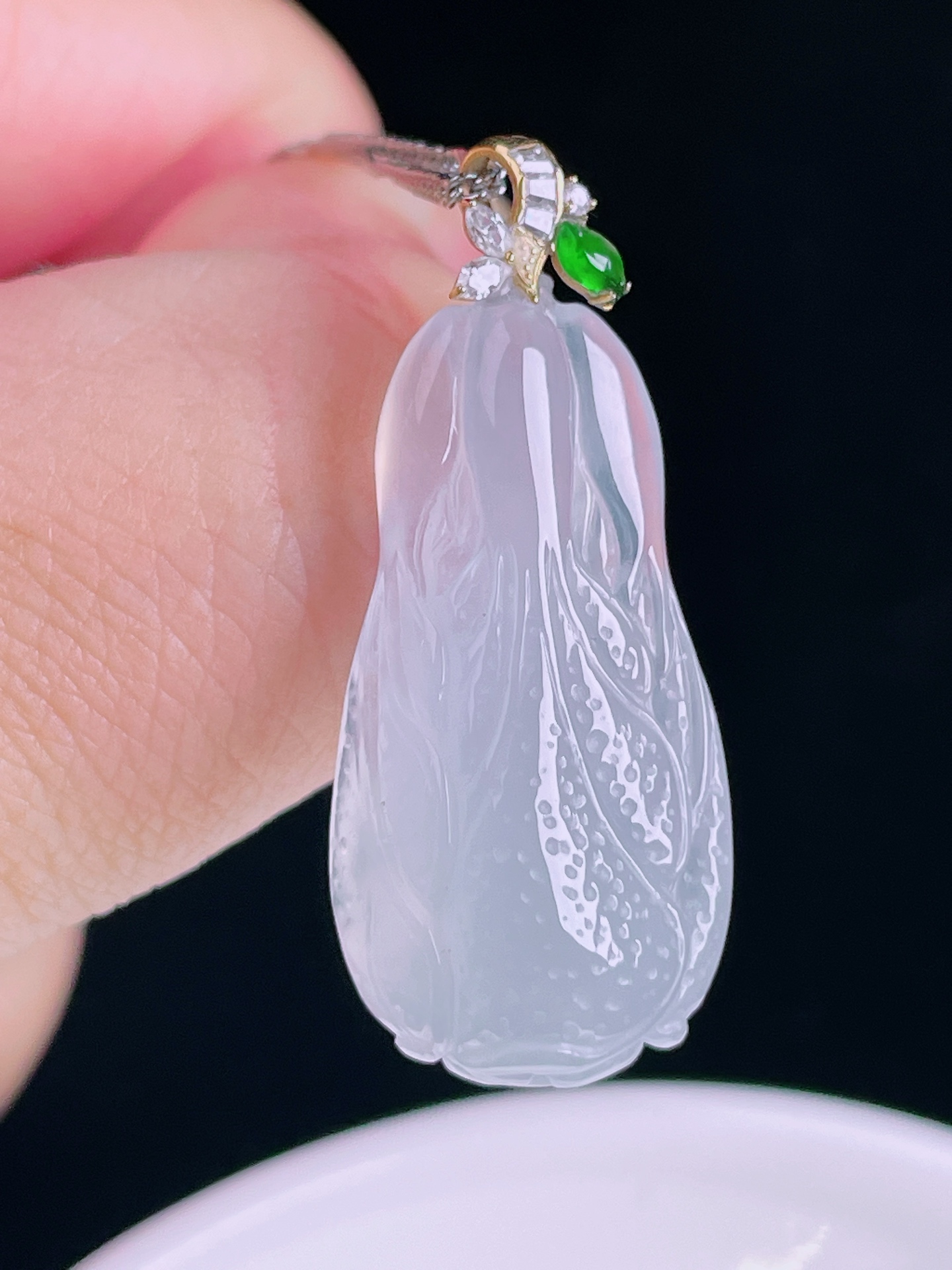 高冰白菜百财，18k金镶嵌，老种起光，细底通透，尺寸：37.3裸石31.6/15.7/9.8mm08