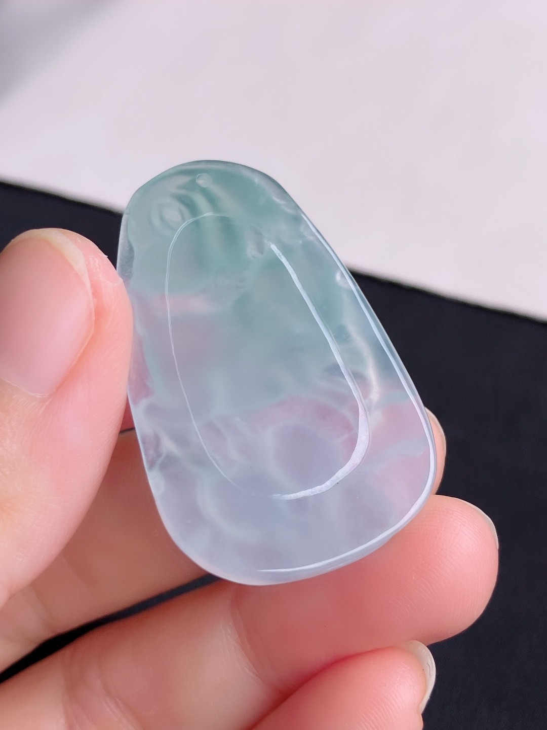 ️底色生肖猪牌，晶莹剔透，尺寸42.6/26.5/4.6/自然光实拍