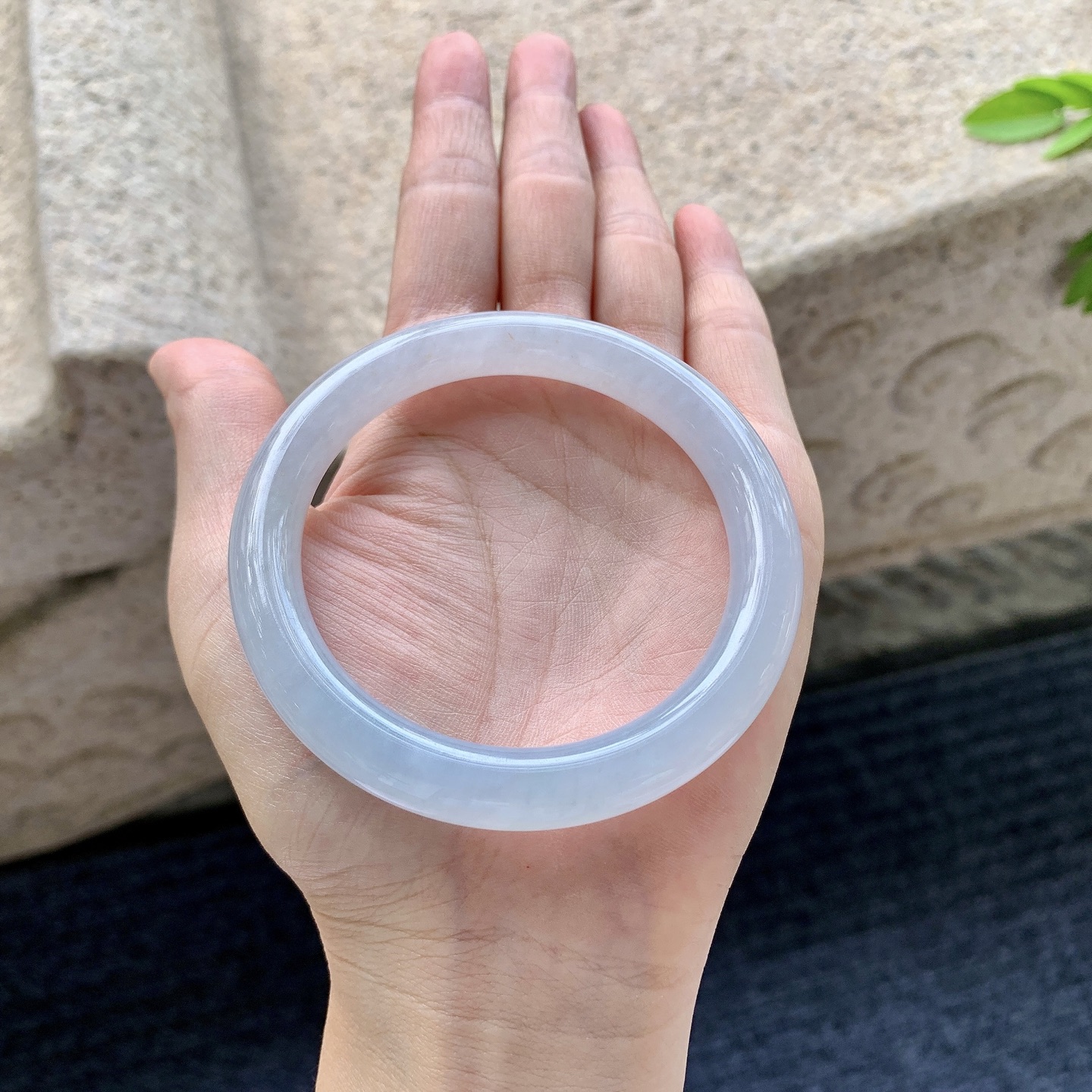 圆条55 56，圈口56/9.5/8.8，编码C5081906，描述糯冰紫罗兰，水润，种老，细腻，打灯有絮线