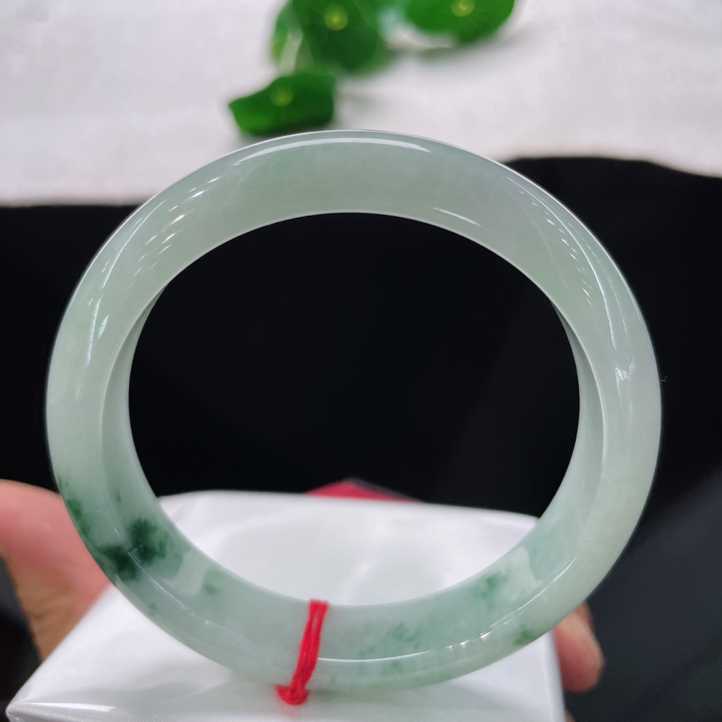天然翡翠手镯，圈口57.6/12.6/7.8，冰飘花蓝绿花正圈，57/58可戴，玉润无声，翠影随行