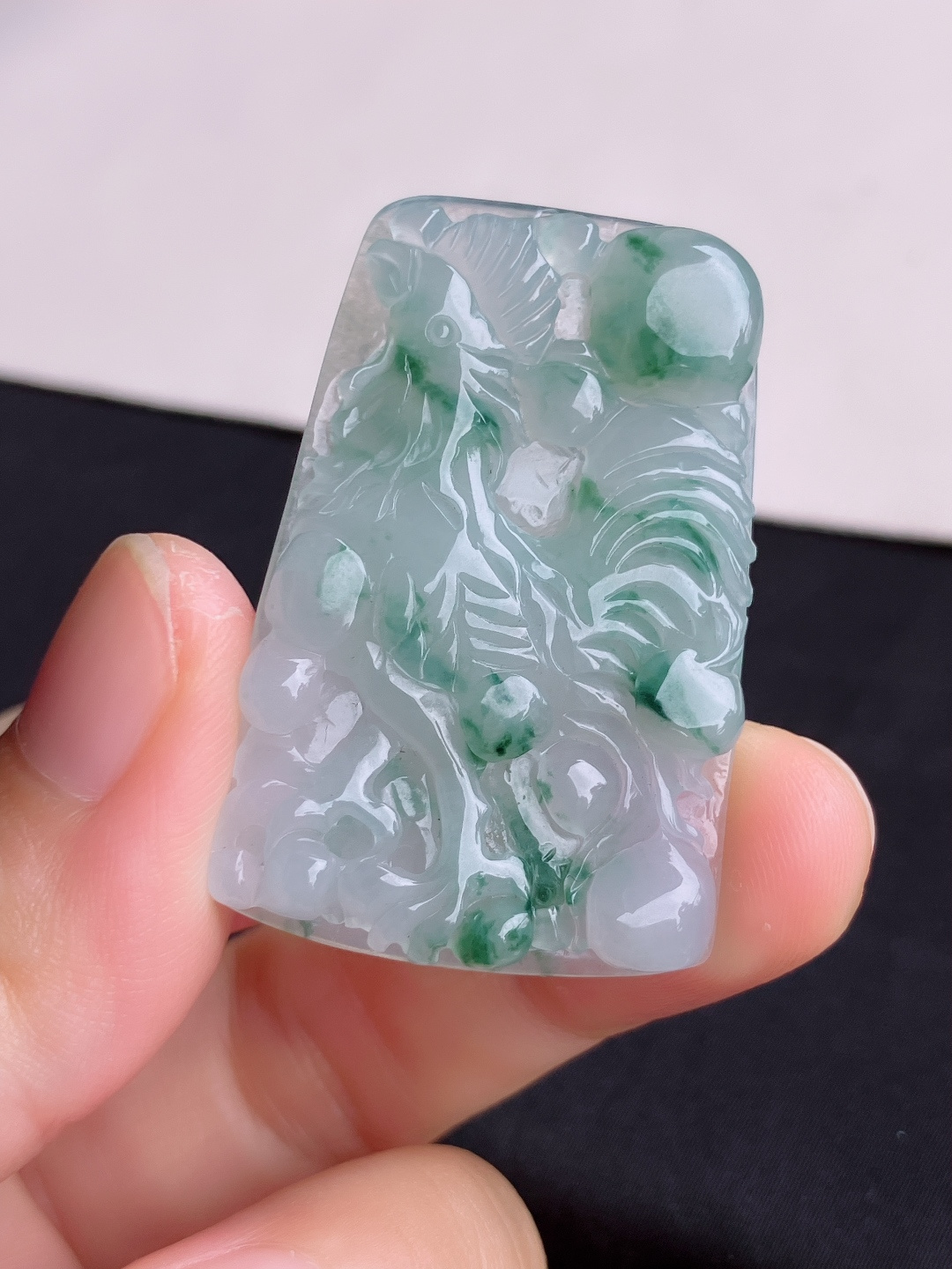 冰飘花生肖鸡牌，晶莹剔透，尺寸43/28.3/5/自然光实拍