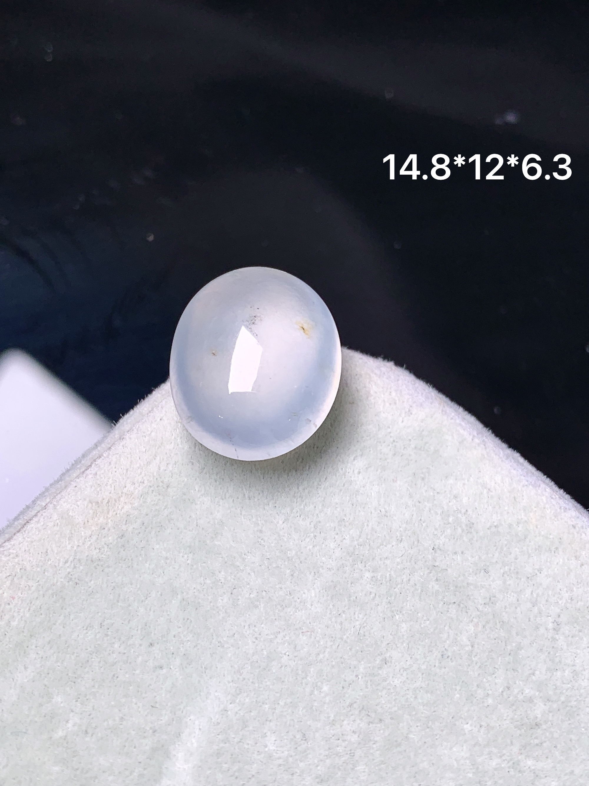 镶嵌款 冰种蛋面吊坠 玉质细腻 色泽艳丽清新 水润亮眼 整体尺寸14.8*12*6.3 j3