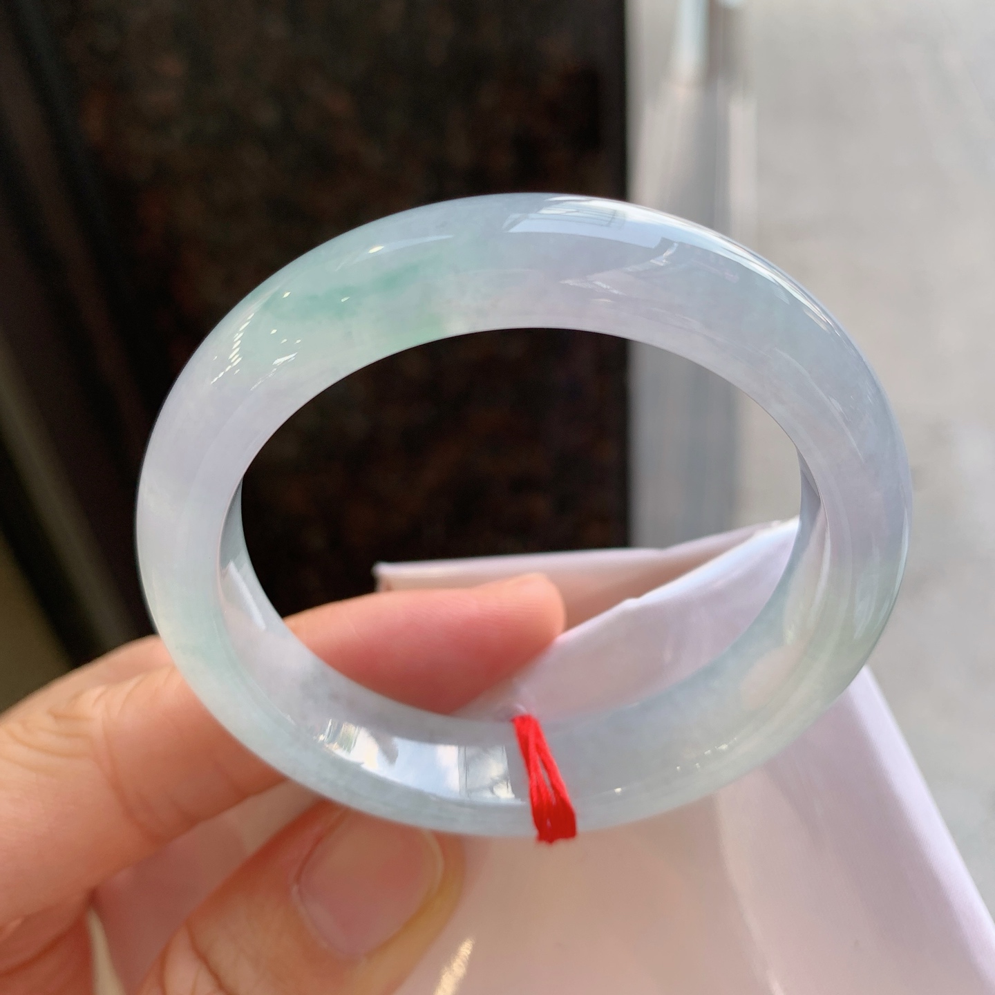 正圈冰紫飘绿 无裂 尺寸：50/12/8 小圈口