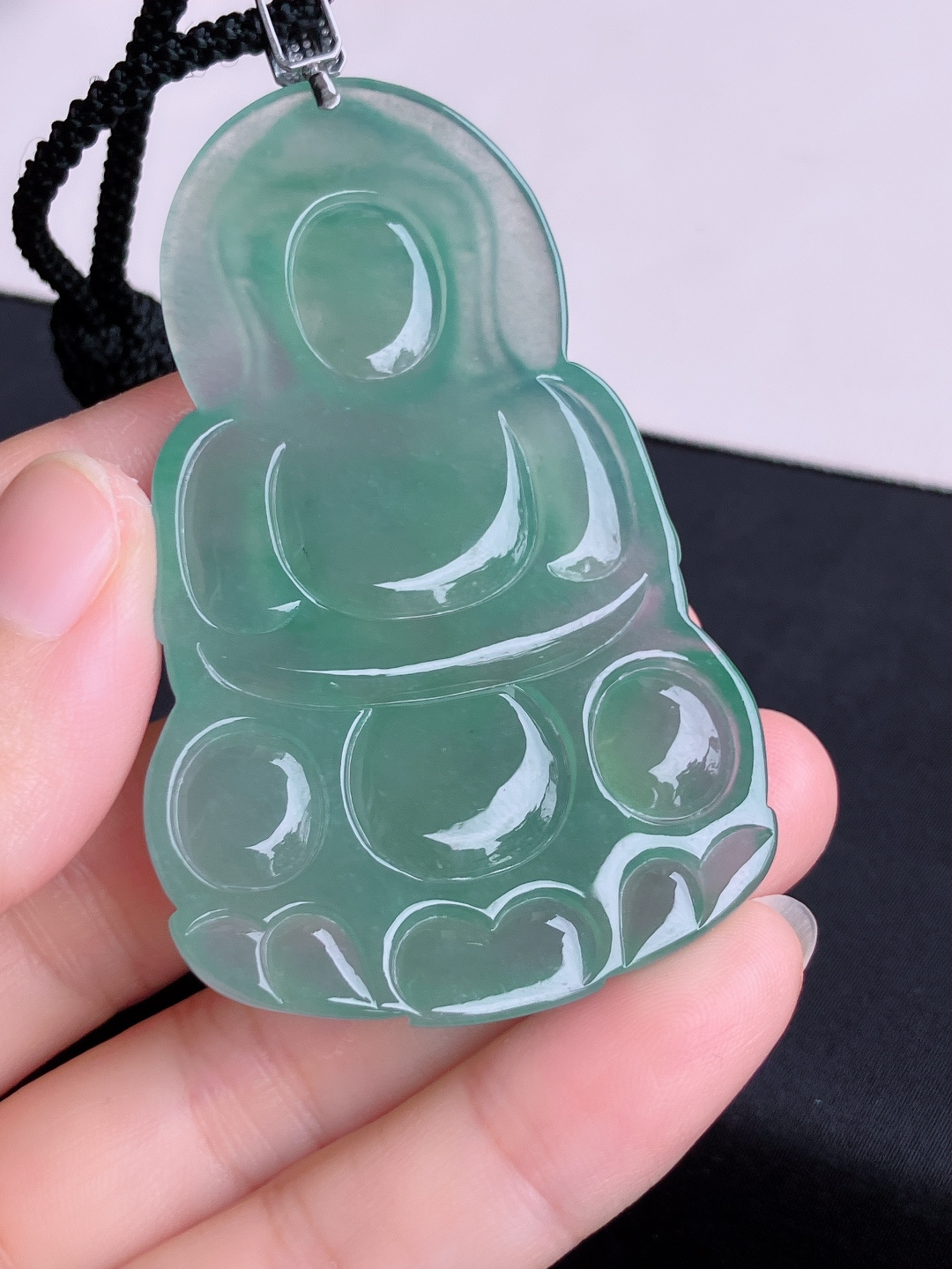 底色大观音，晶莹剔透，面容慈祥，尺寸69.8/43/7/自然光实拍