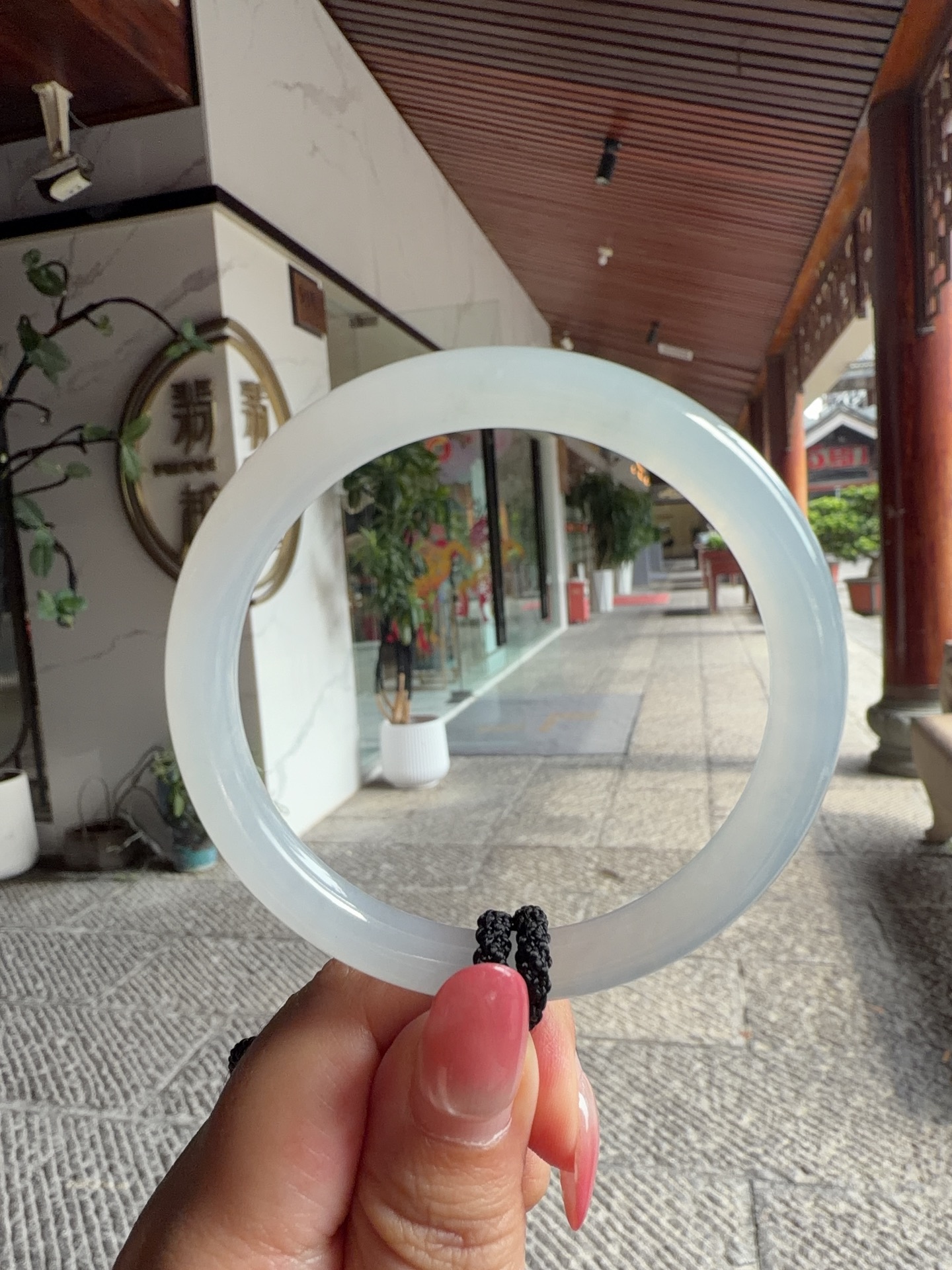 手镯圆条56 57，圈口56.1-8.3-7.3，编码0818P11，冰种白冰，晶莹剔透，水润，种老，无裂