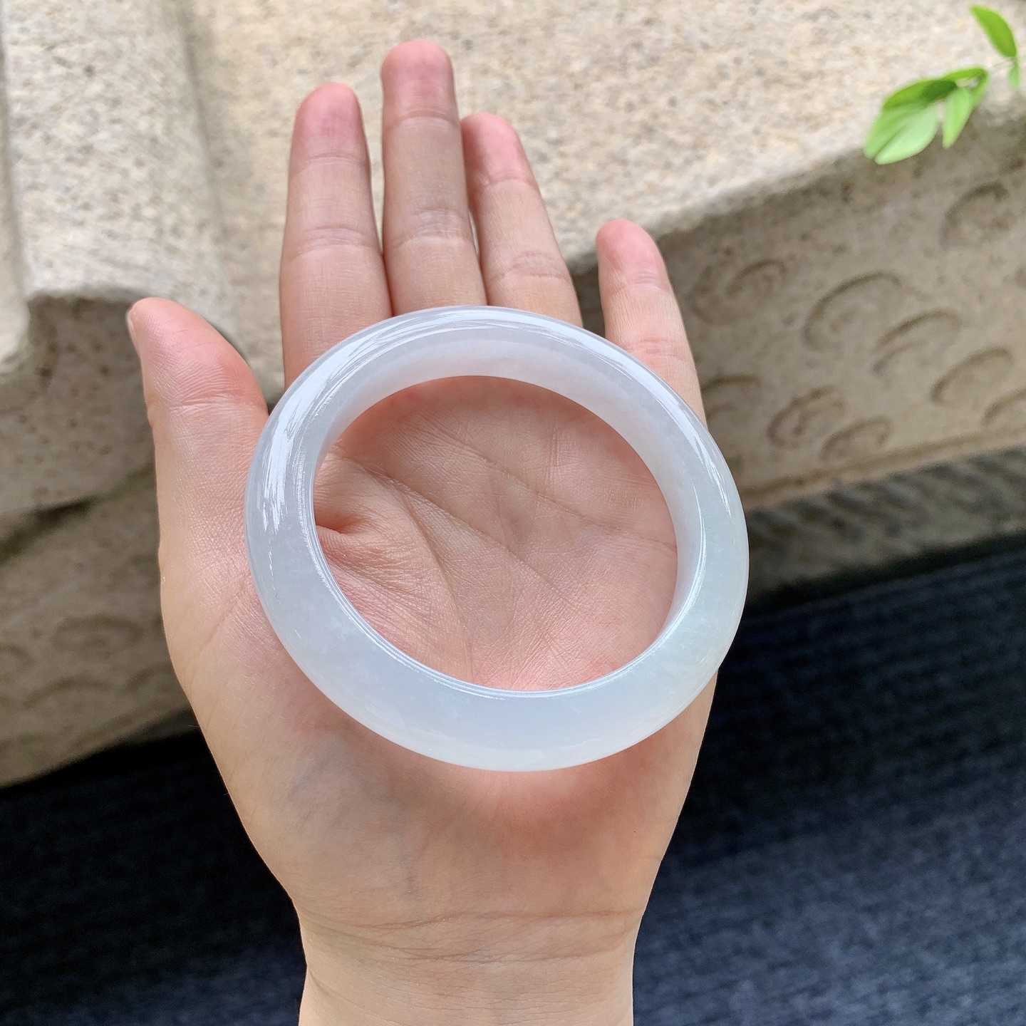 正圈54 55，细糯底色，水润，种老，细腻，打灯有絮线