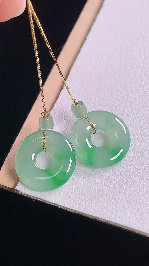 ️冰飘绿平安圈耳坠，无裂，尺寸:13.9-2.4mm