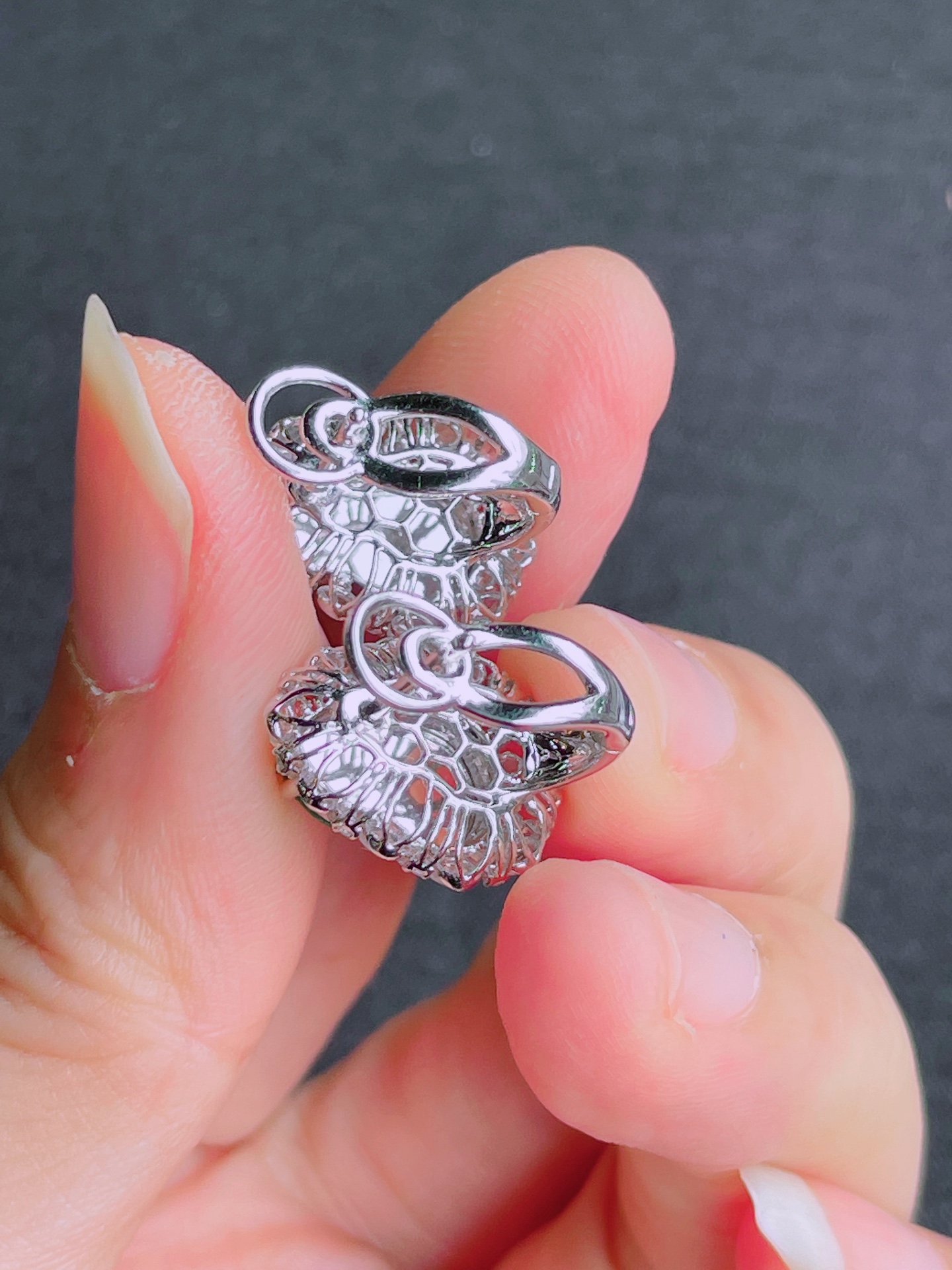 ️高冰绿葫芦耳包 晶莹剔透，新颖时尚，品相，5-7-3