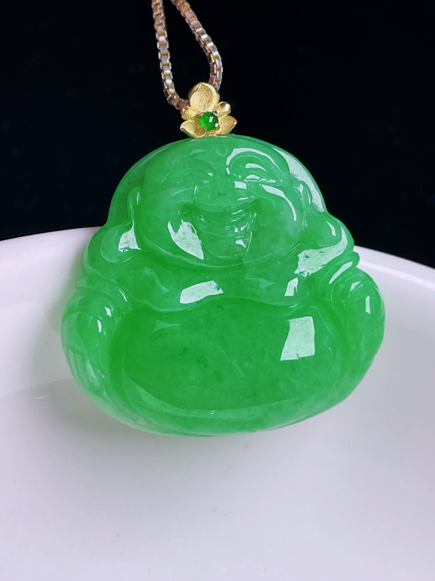 ️阳绿佛公，18k镶嵌，老种起光，细底通透，尺寸：27裸石23/24.6/6mm0819
