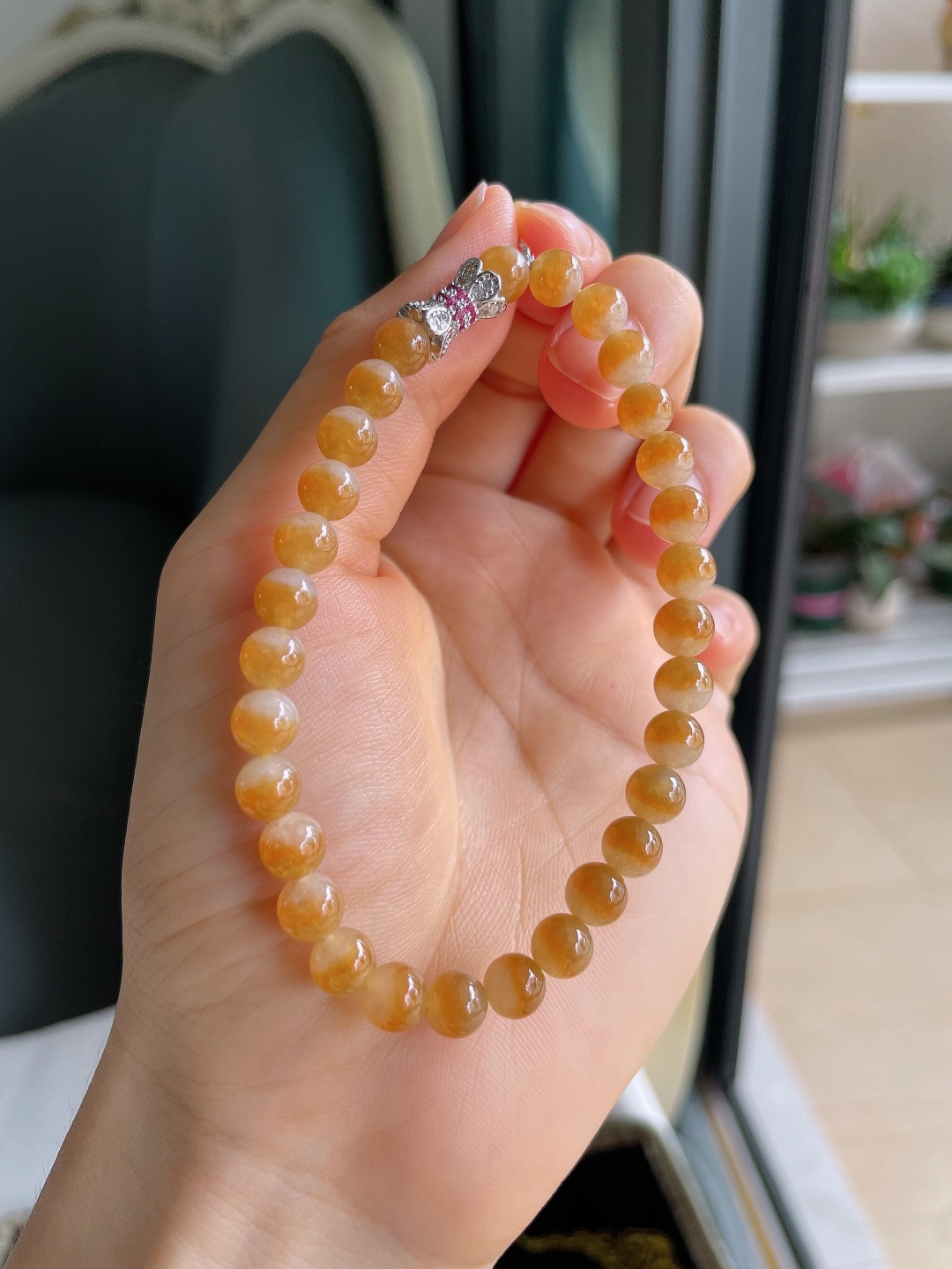 缅甸天然翡翠A货，冰黄翡手串，尺寸：6.4mm。【编4525】