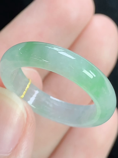 冰飘绿戒指，无裂，内径尺寸18.2-4.8-3.1mm，17号手寸，D19lsk