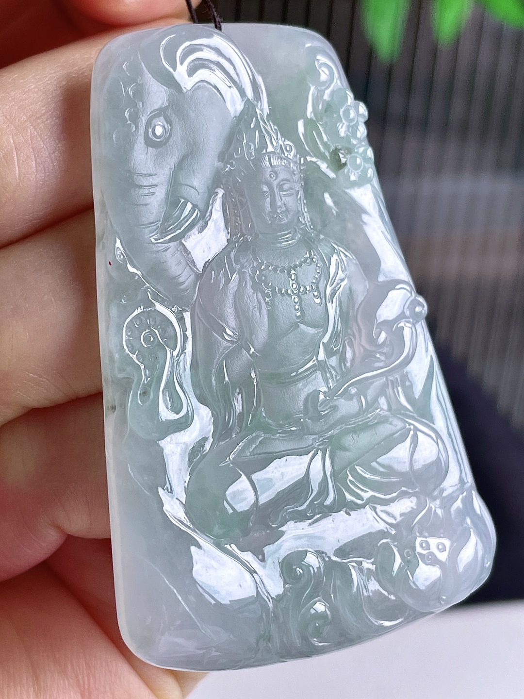 糯冰晴水普贤菩萨牌吊坠，缅料，无裂，性比高，尺寸60-38.2-5，重量25.7克
