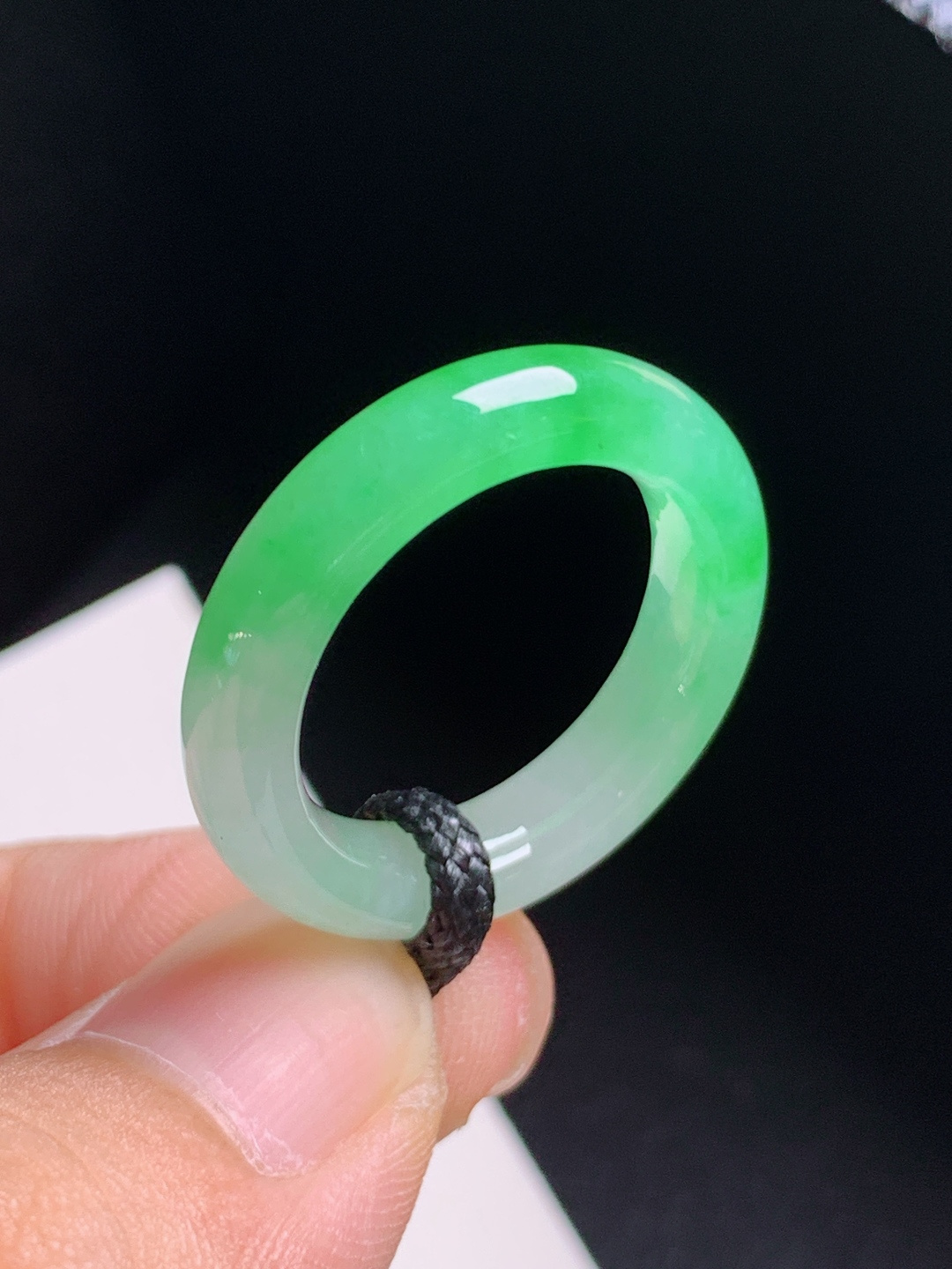 ️ 冰种绿指环，翠色清新，圈型圆润，雅致百搭
