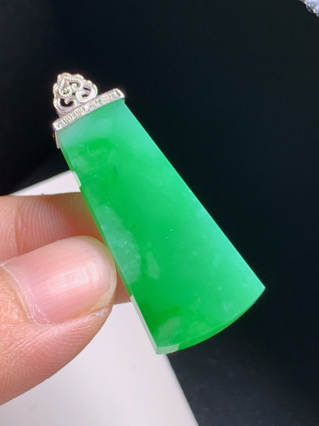 ️ 满绿无事牌吊坠，大气素雅，玉质细腻，平安顺遂，裸石32.3-15-3.739.2，030816