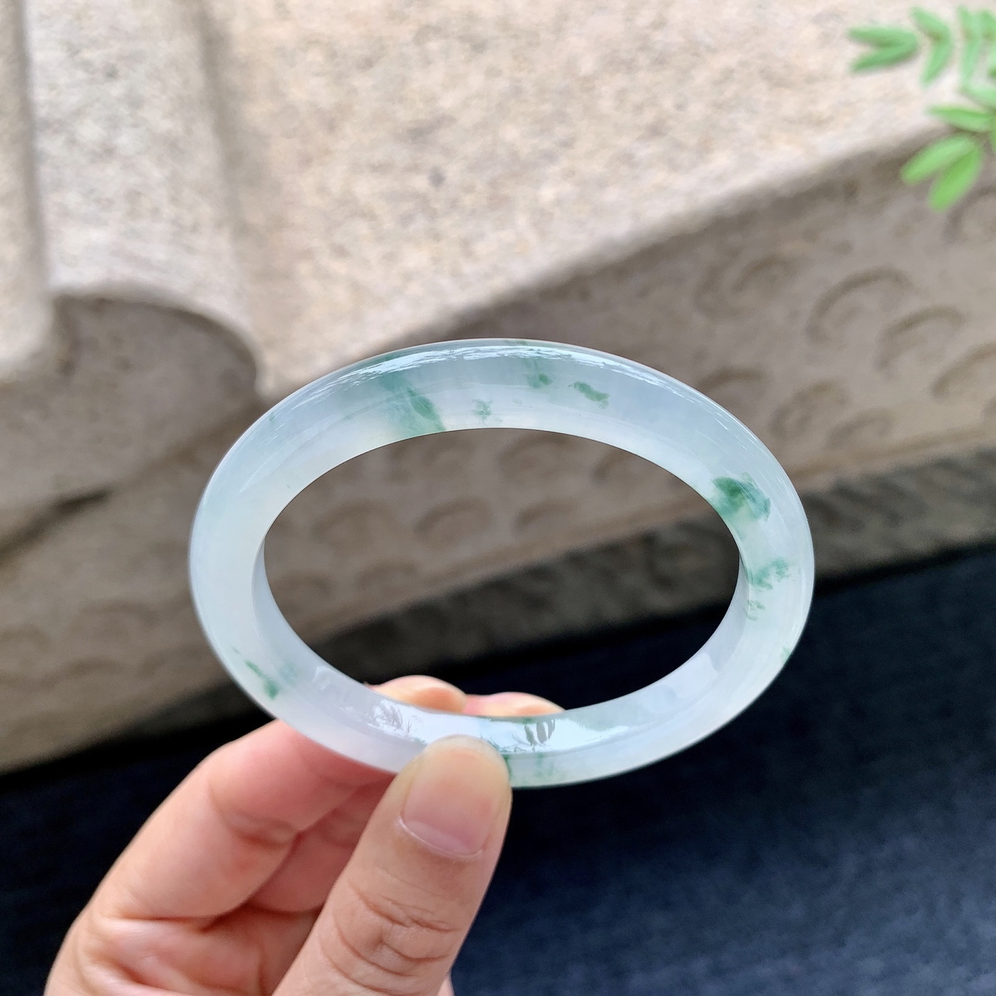 贵妃54 55，圈口55.2/49/7.5/8，编码D6081711，冰飘花，清透，水润，种老，细腻，有纹线