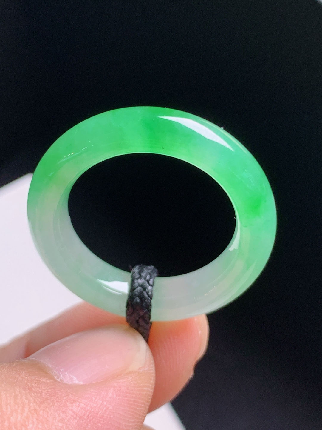 ️ 冰种绿指环，翠色清新，圈型圆润，雅致百搭