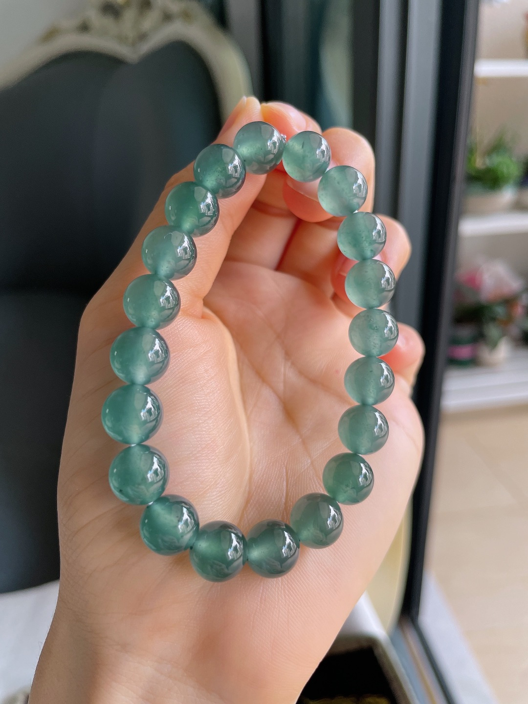 天然翡翠A货，冰蓝水手串，尺寸：9.8mm。【编4529】